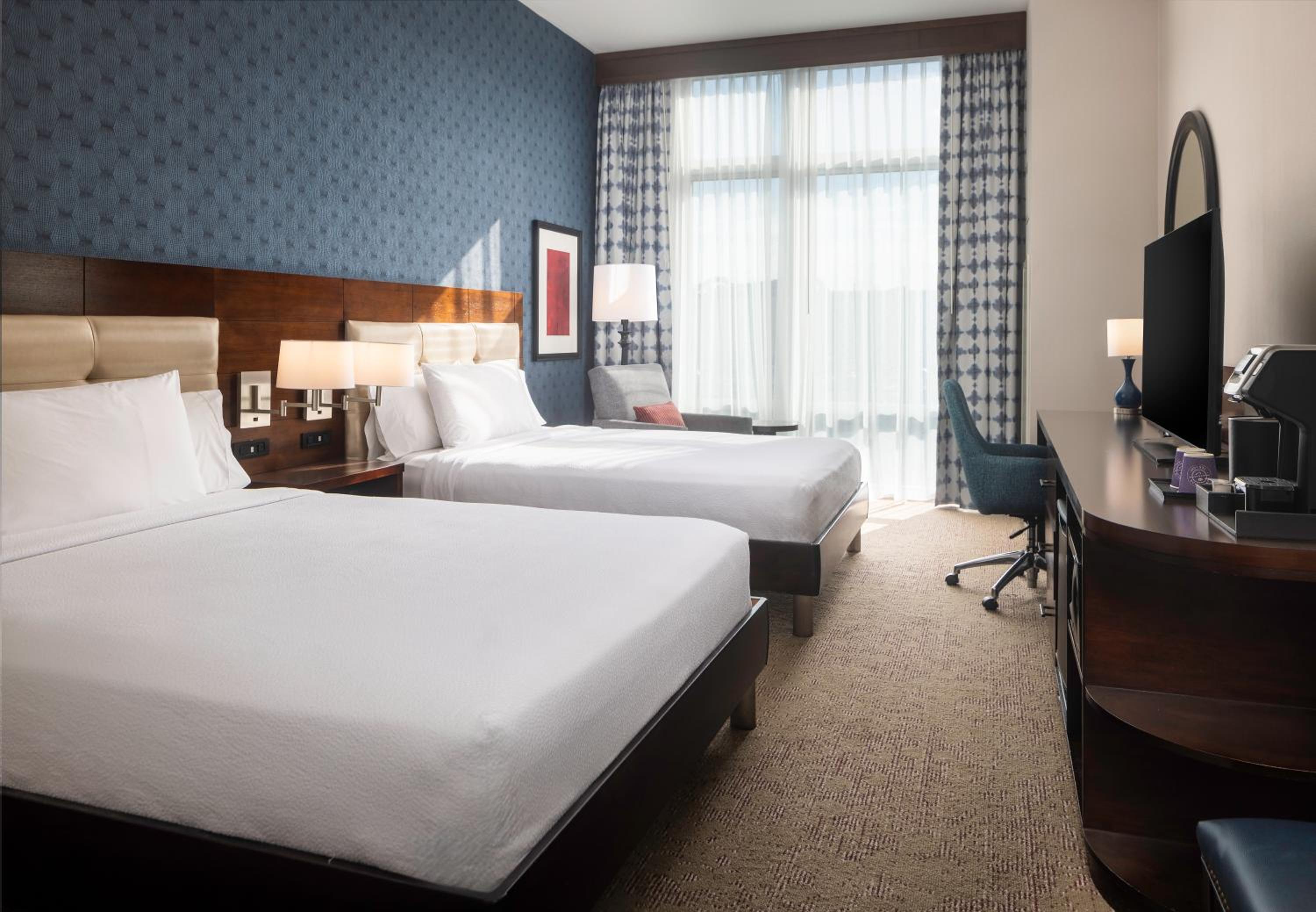 Queen Room with Two Queen Beds - Mobility Access photo 2