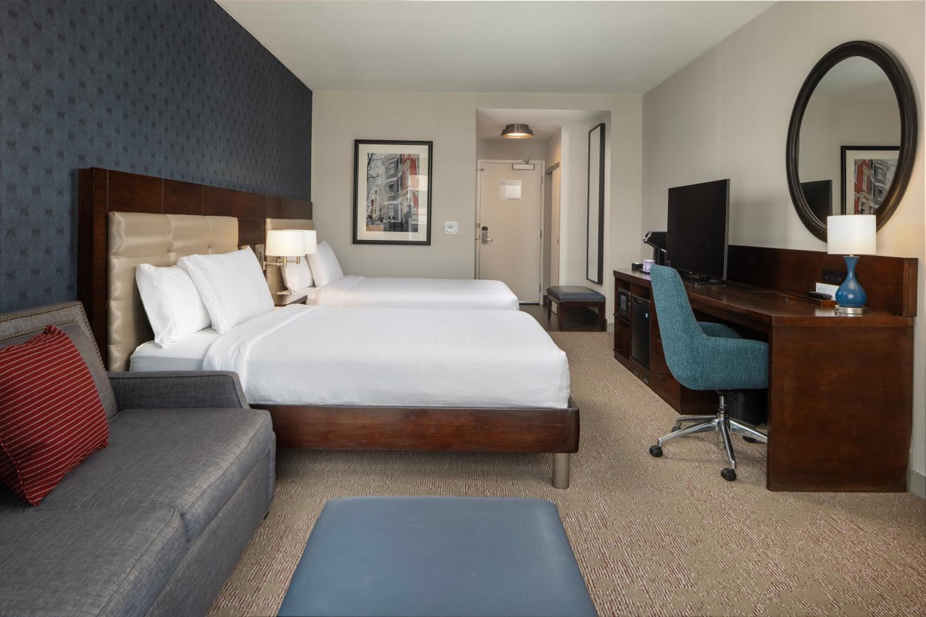 Queen Room with Two Queen Beds - Mobility Access photo 2
