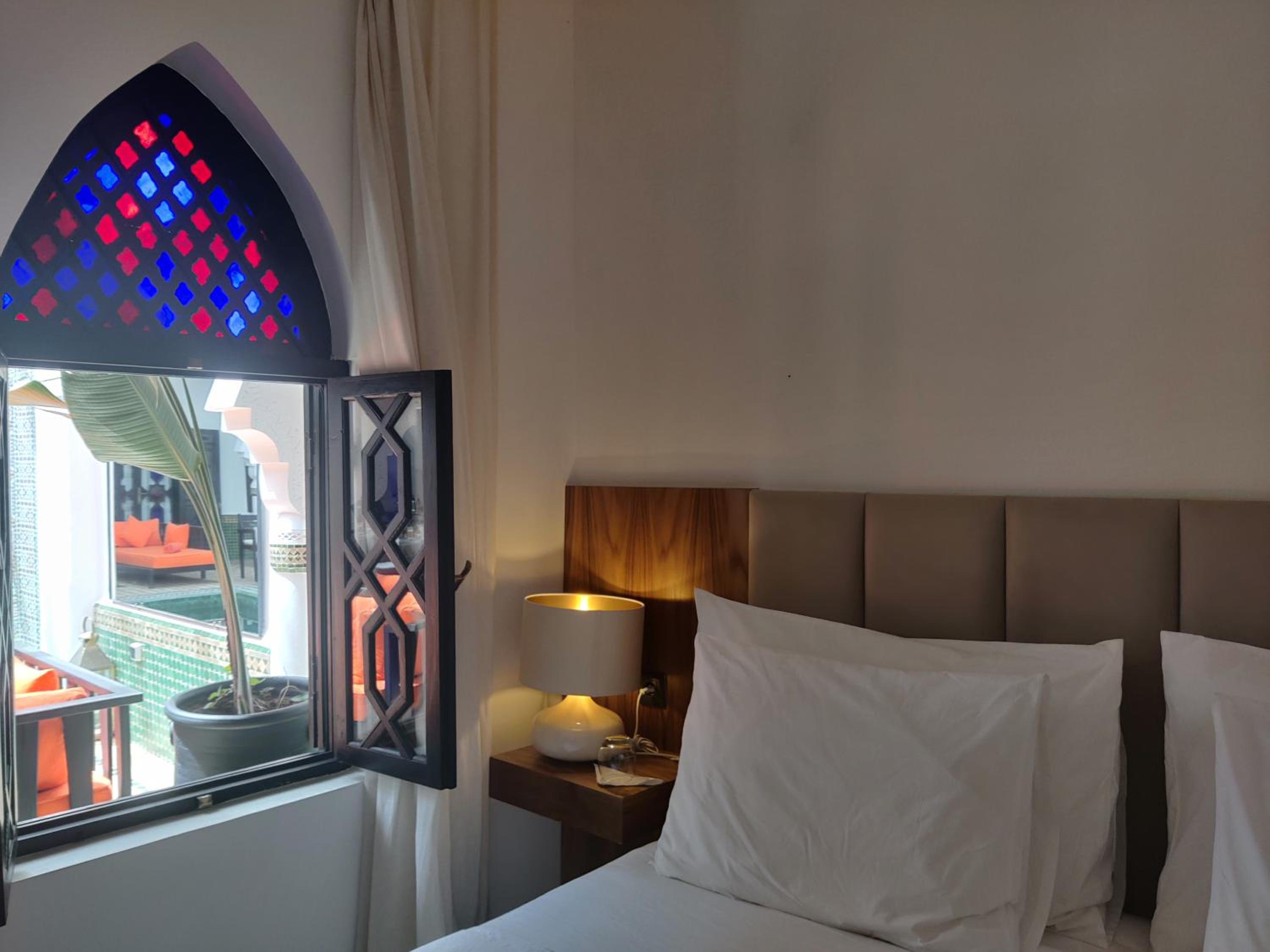 Deluxe King Room - Photo 10