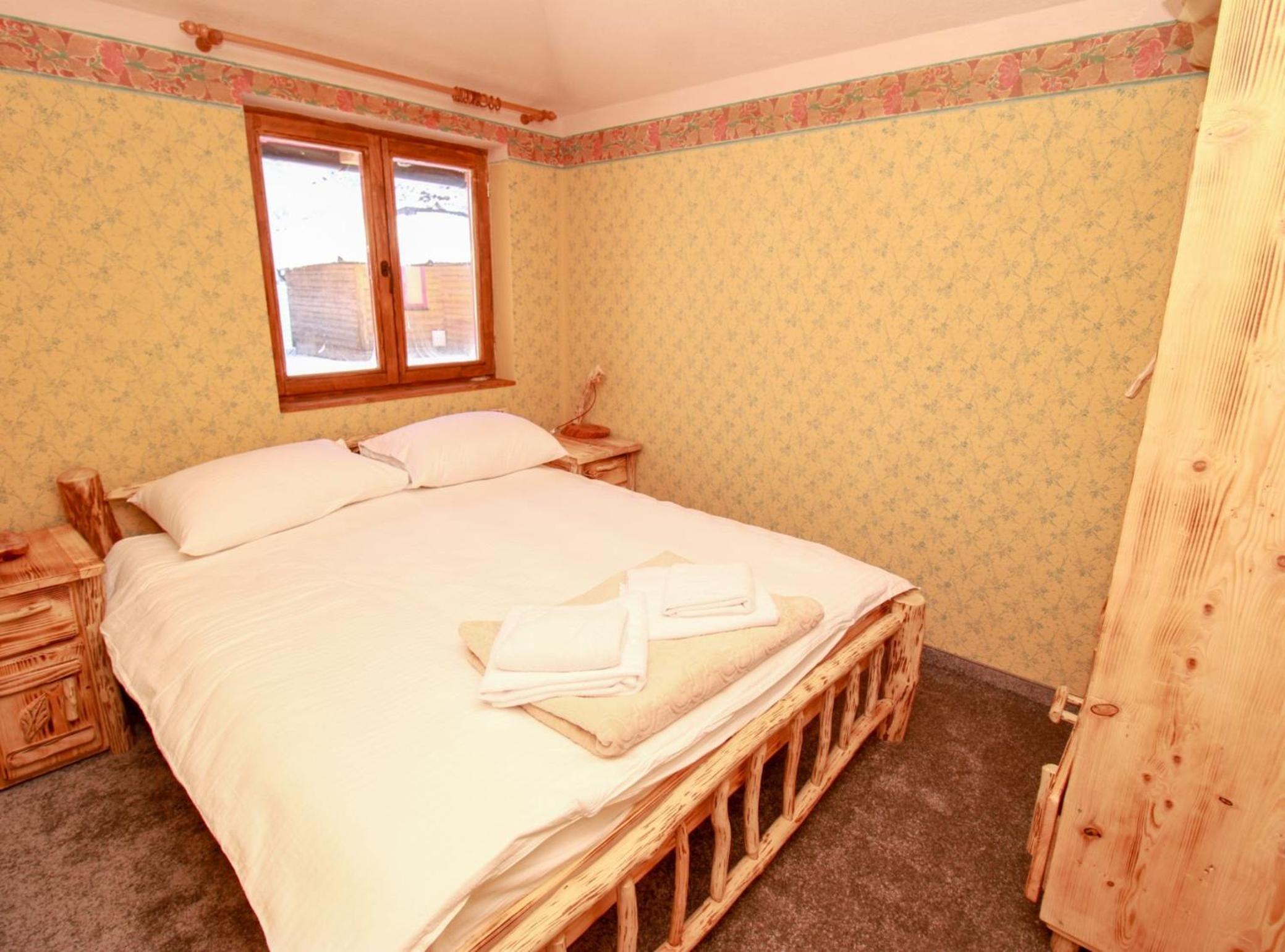 Bedroom photo 2