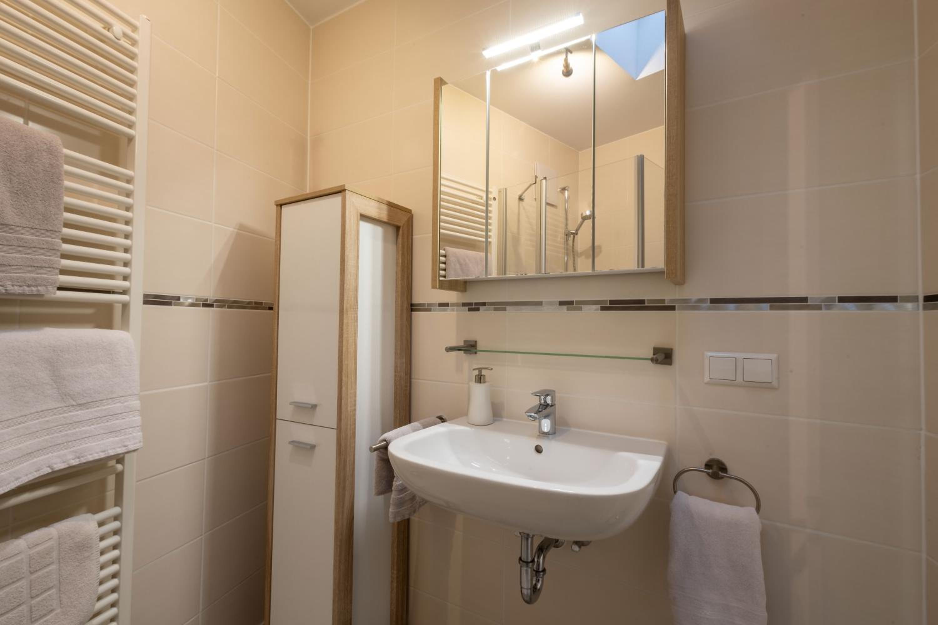 Two-Bedroom Apartment with Terrace and Sea View photo 2