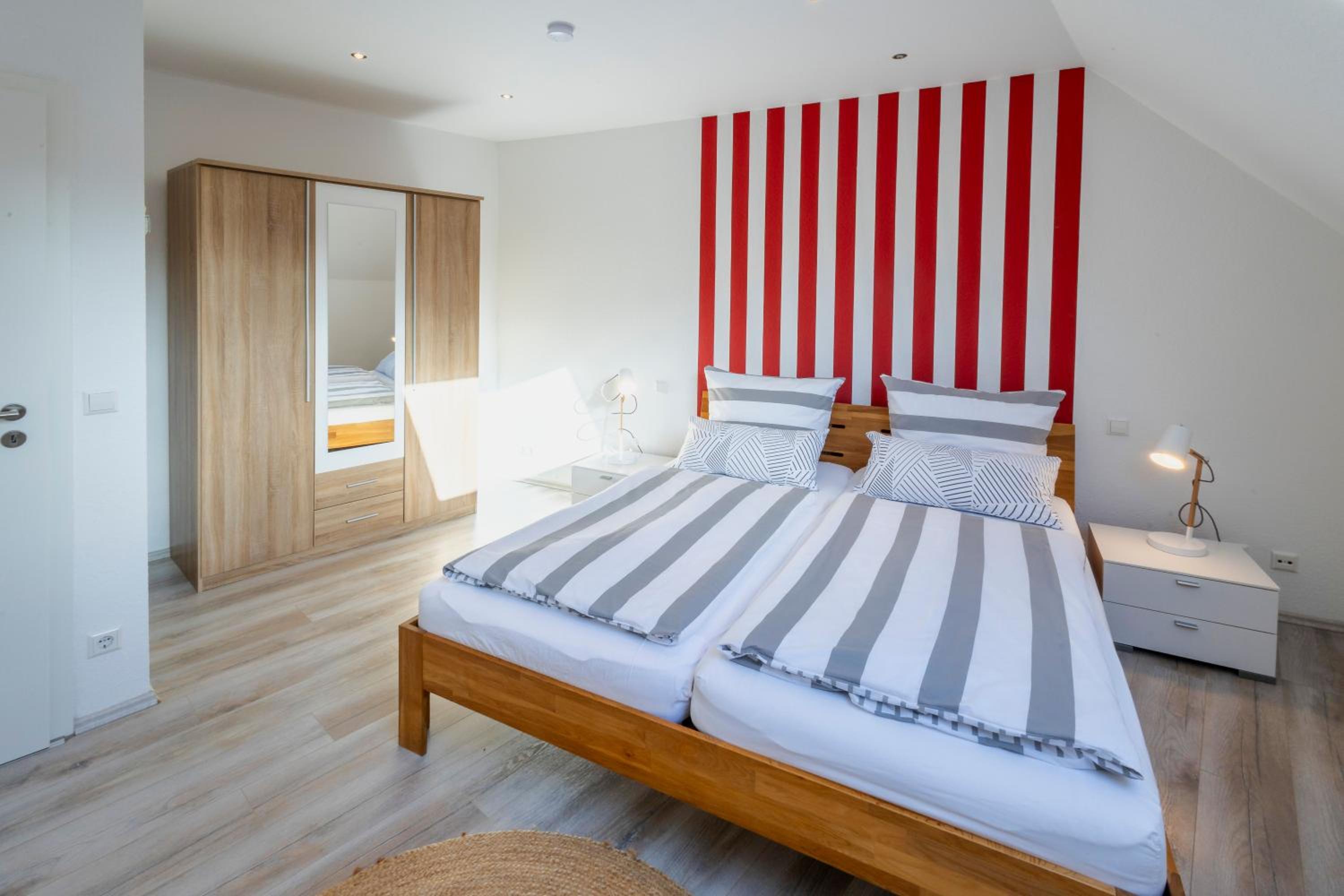 Two-Bedroom Apartment with Terrace and Sea View photo 3