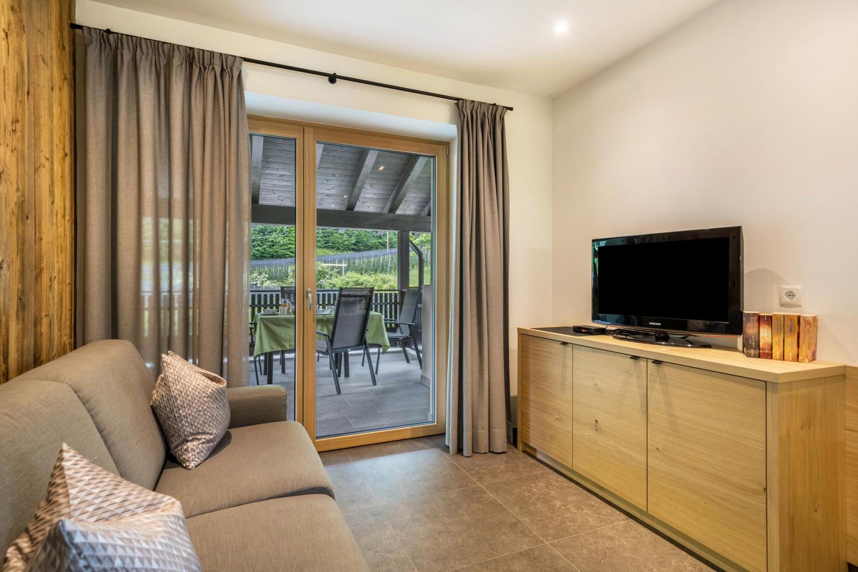 One-Bedroom Apartment with Garden View