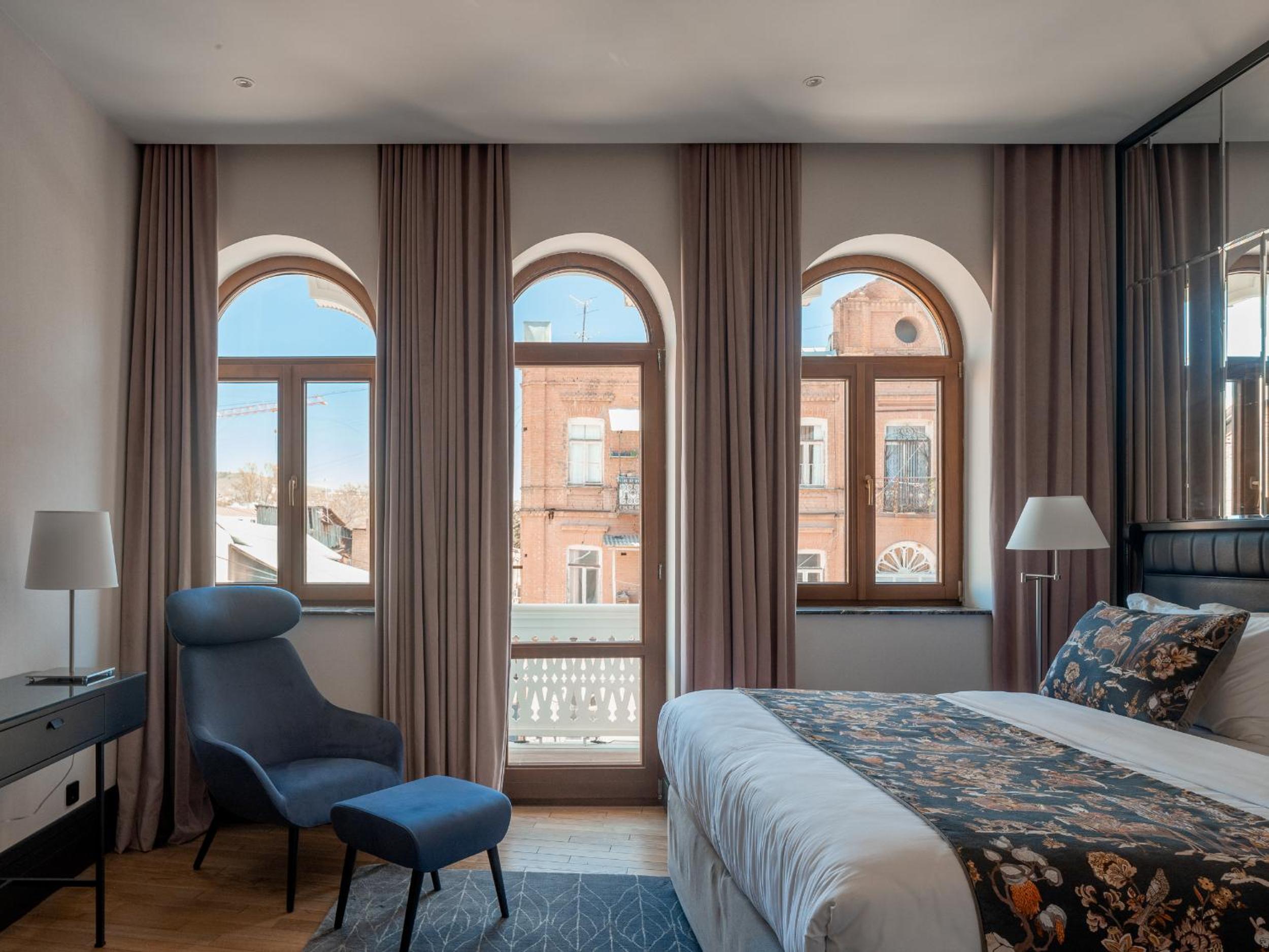 Deluxe King Room - Photo 1