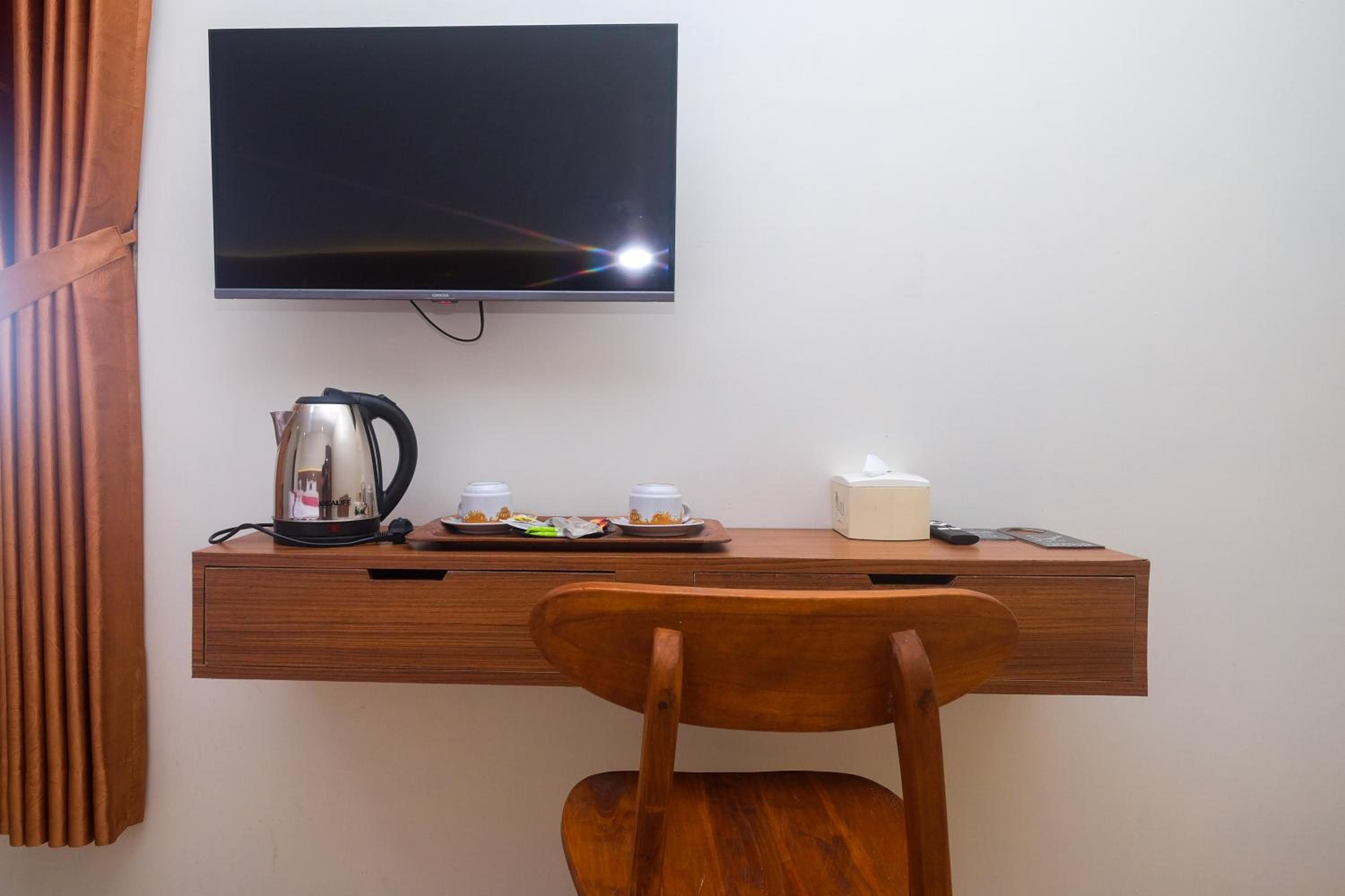 Family Room - Photo 10