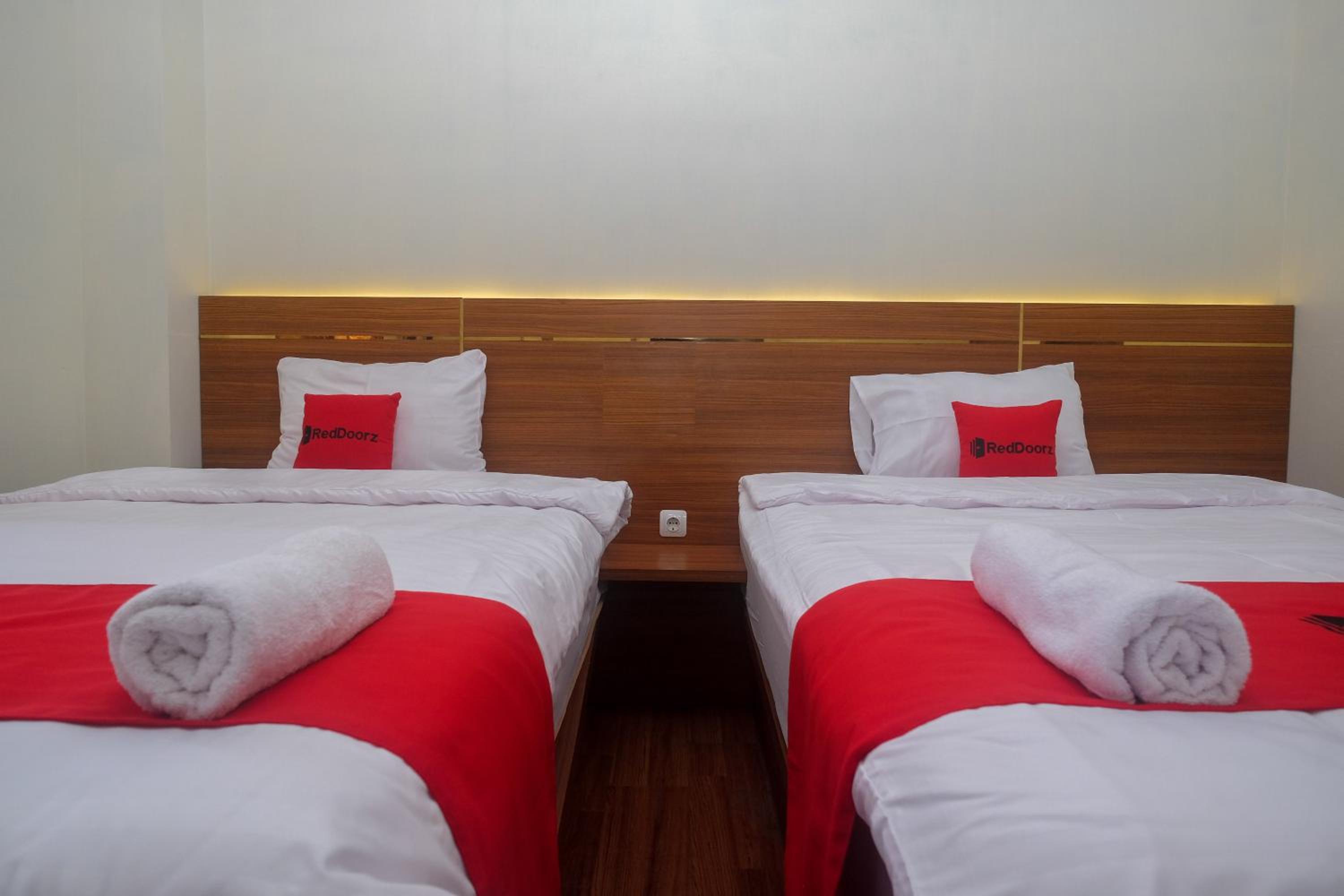 Standard Twin Room - Photo 1