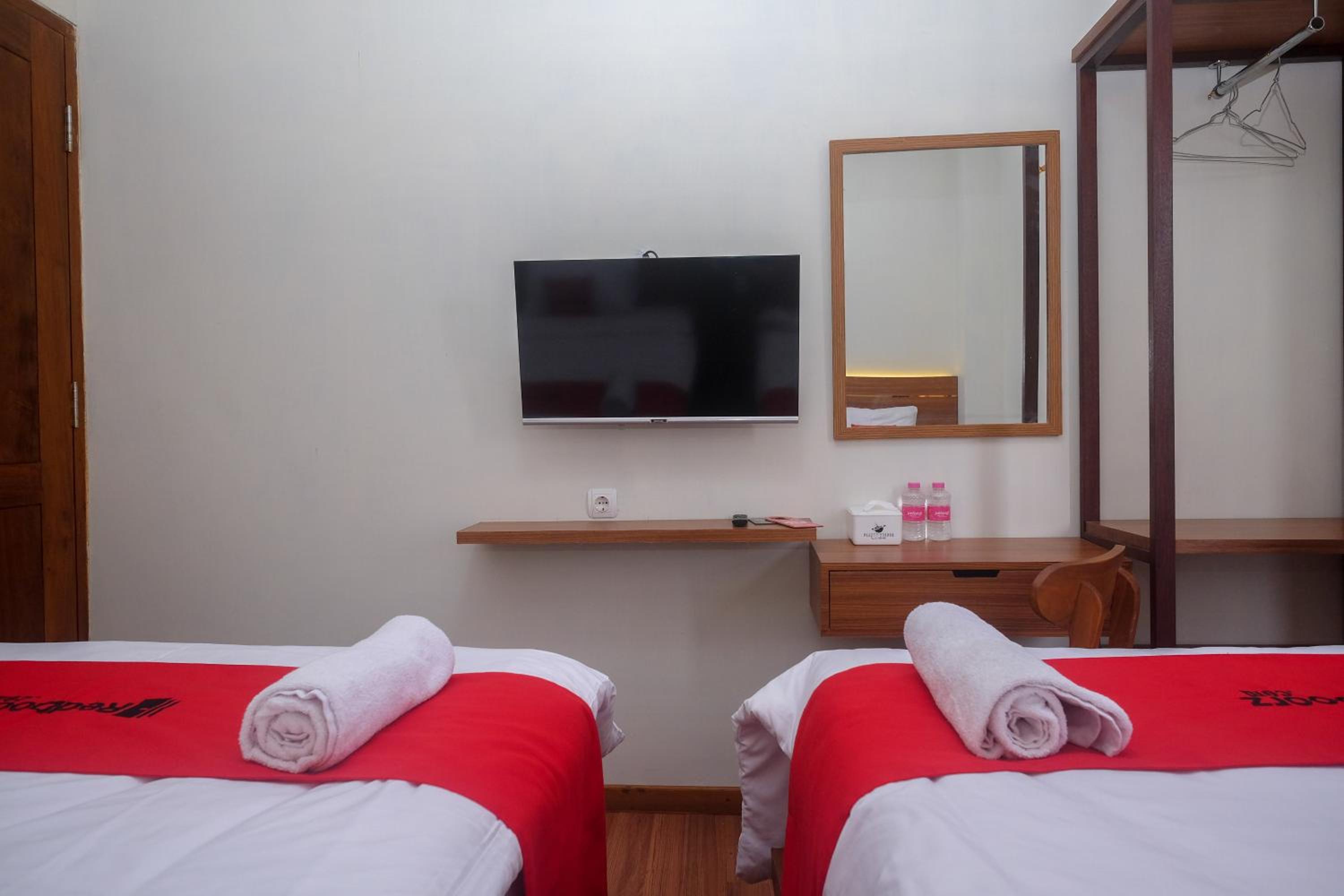 Standard Twin Room - Photo 7