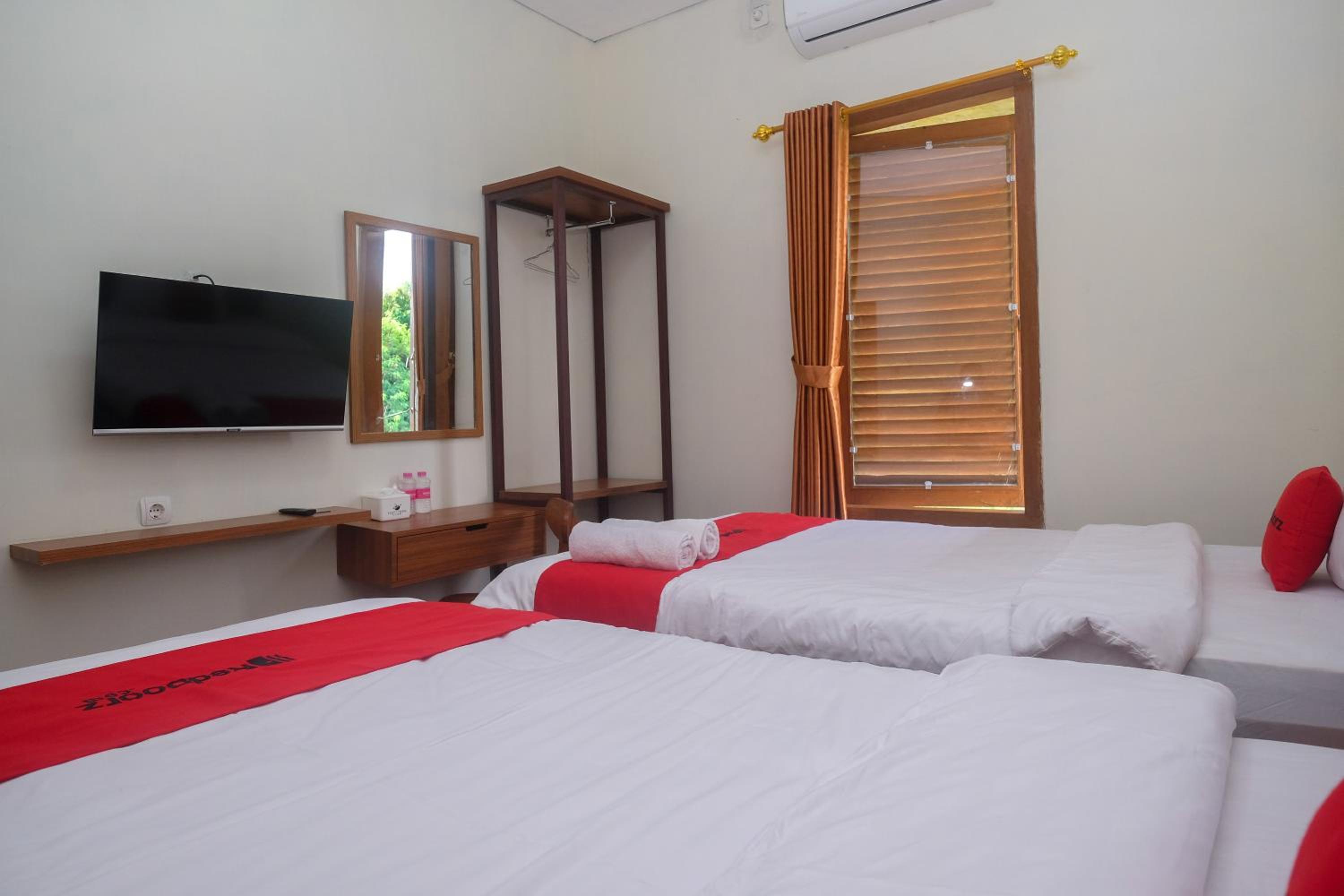 Standard Twin Room - Photo 2