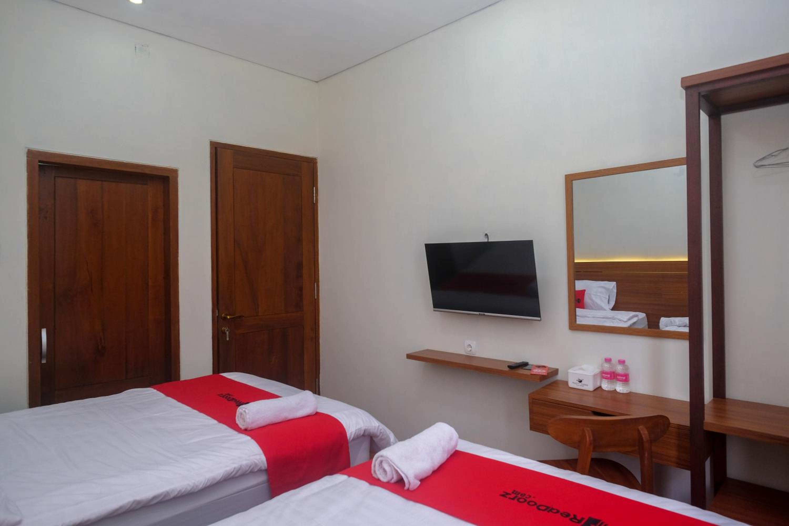 Standard Twin Room - Photo 4