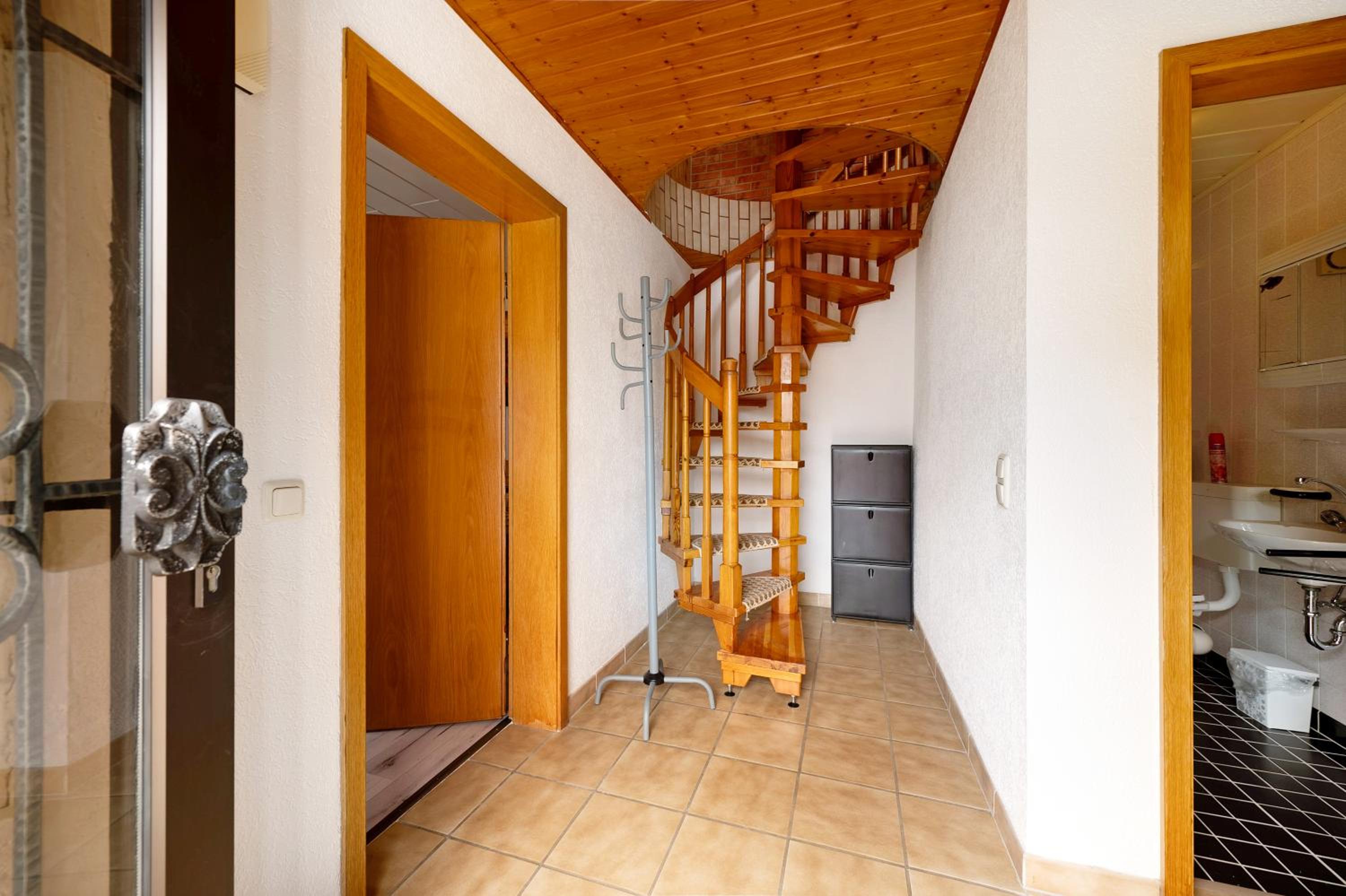 Three-Bedroom House photo 3