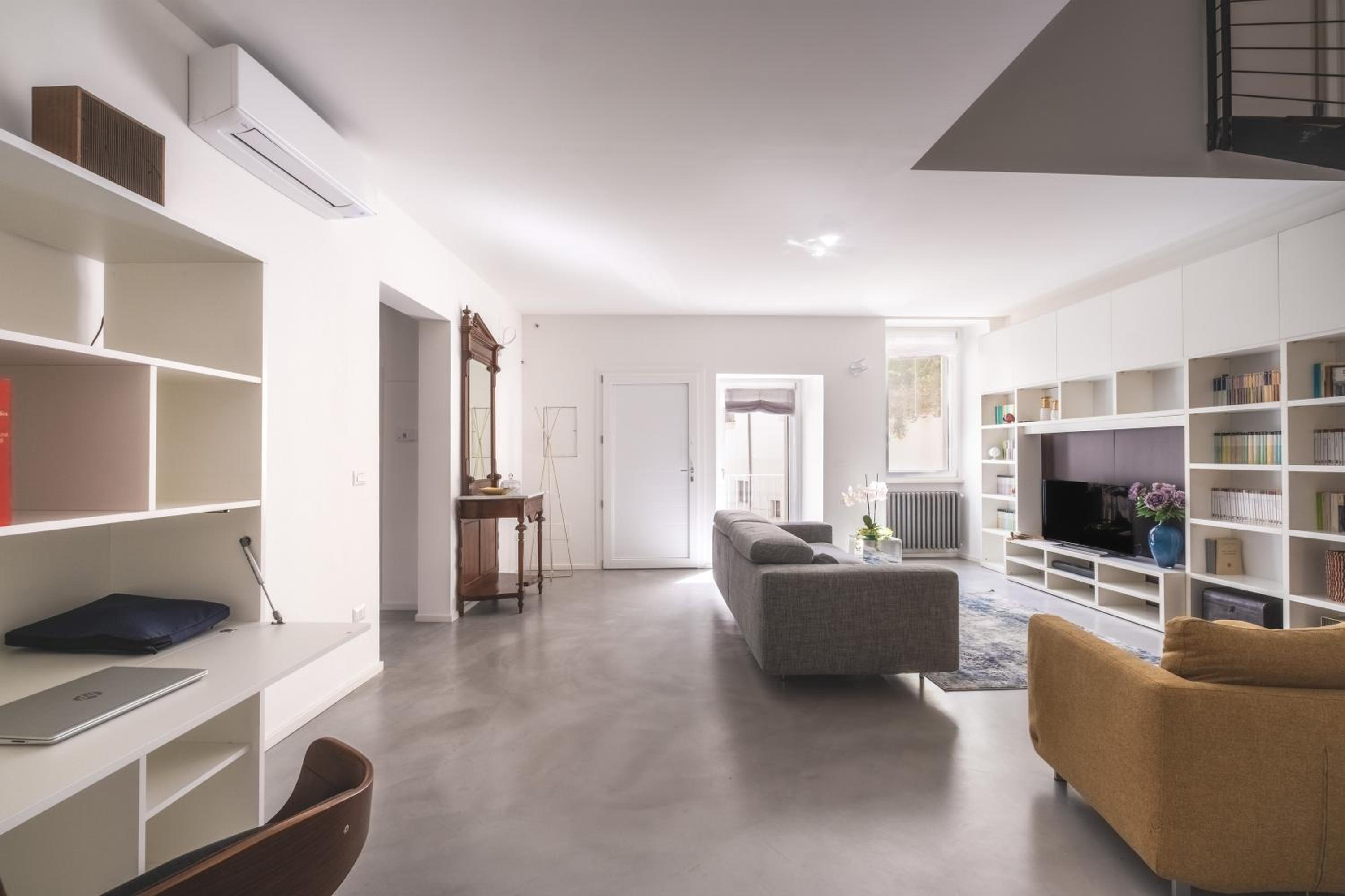Superior One-Bedroom Apartment