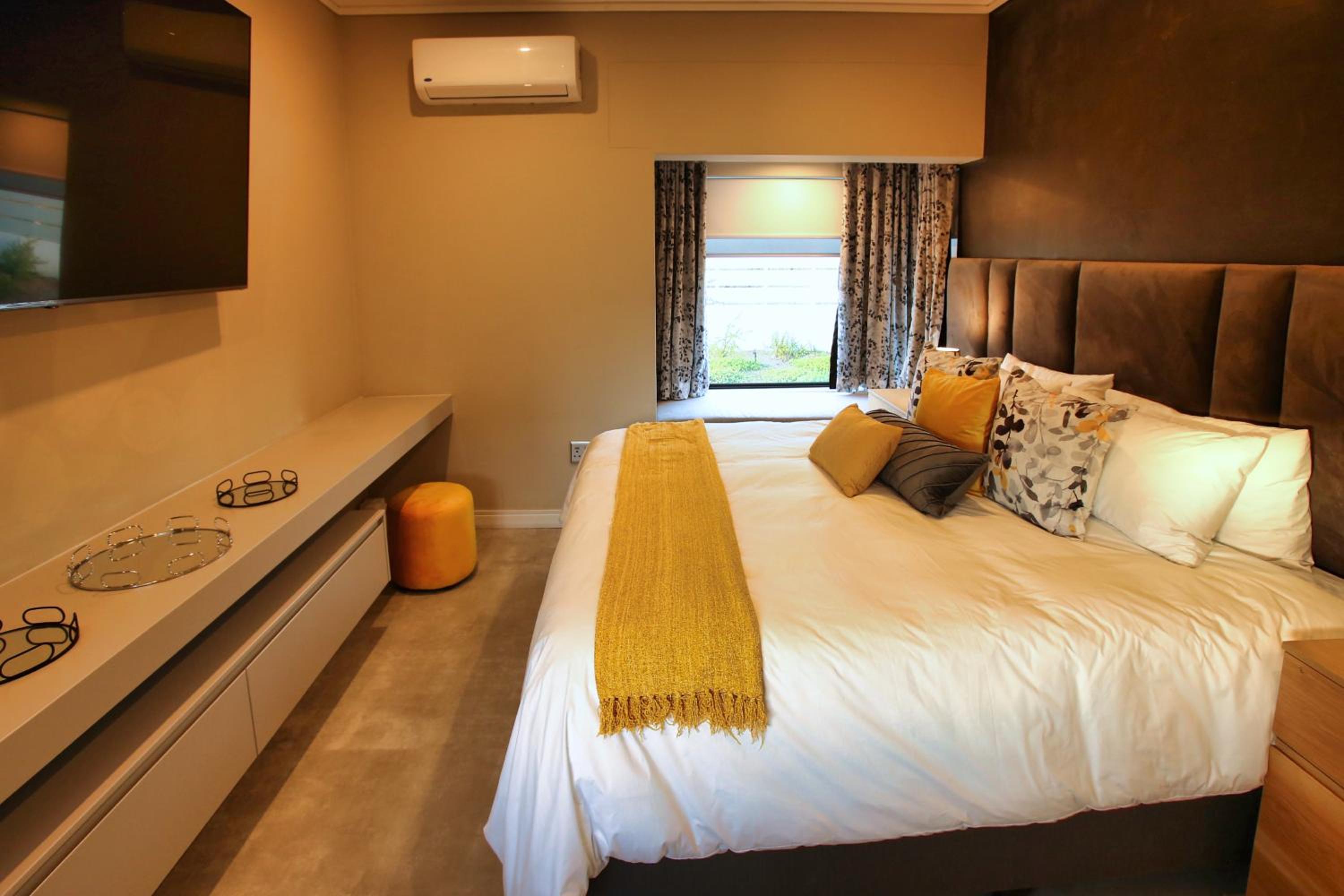 Three-Bedroom House photo 1