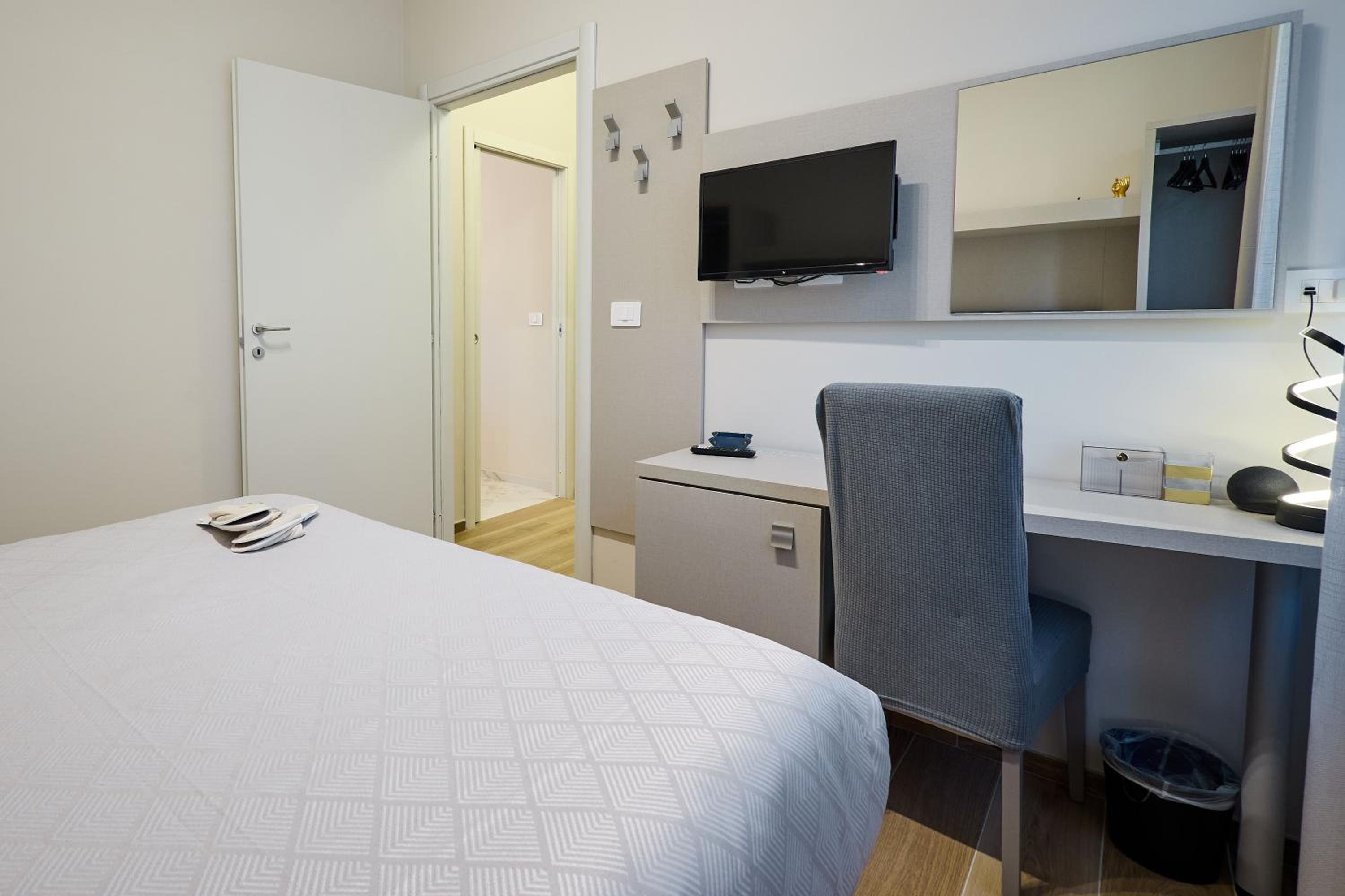 Quadruple Room with Private Bathroom photo 1