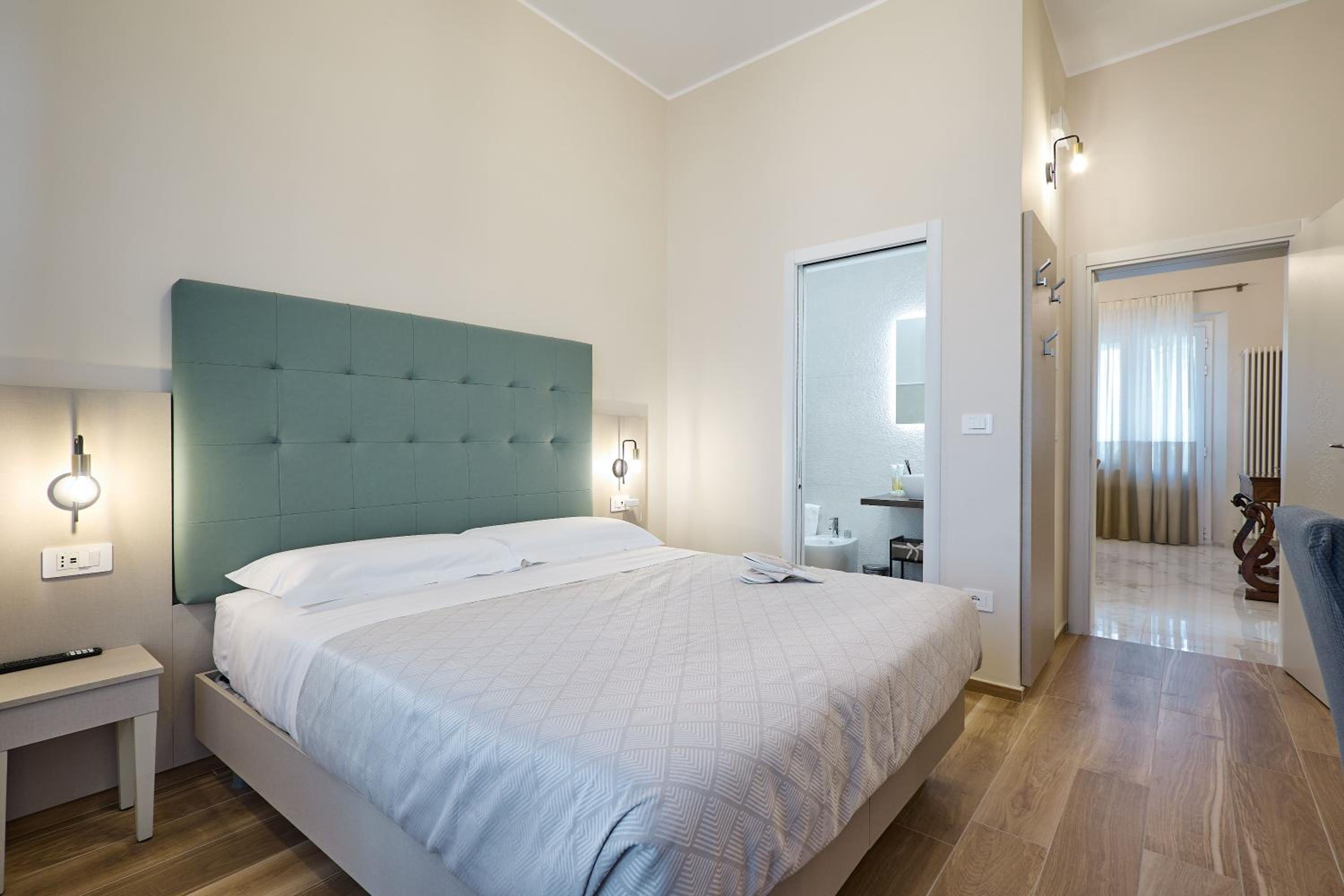 Double Room with Private Bathroom photo 1