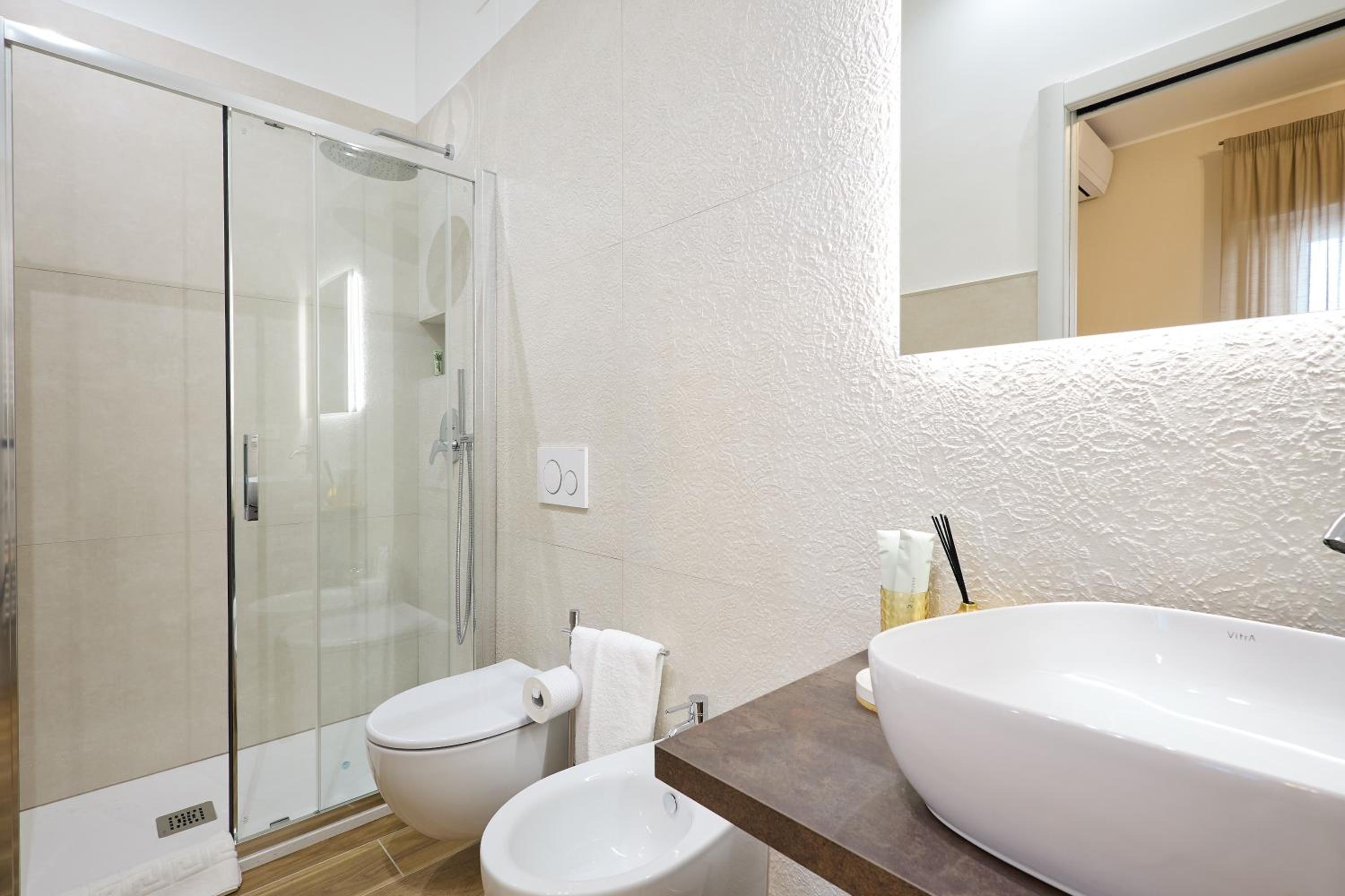 Double Room with Private Bathroom photo 2
