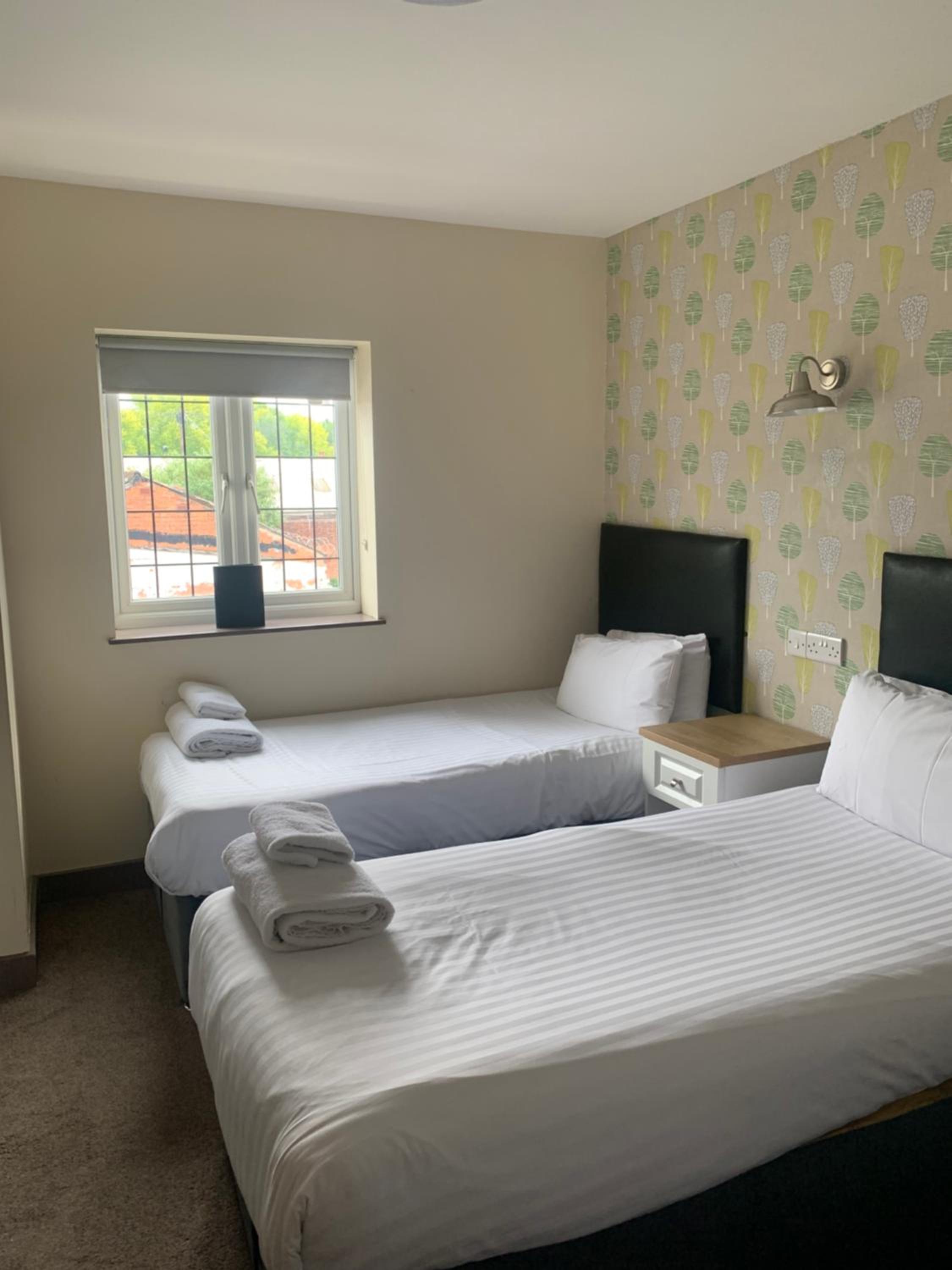 Twin Room - Photo 2