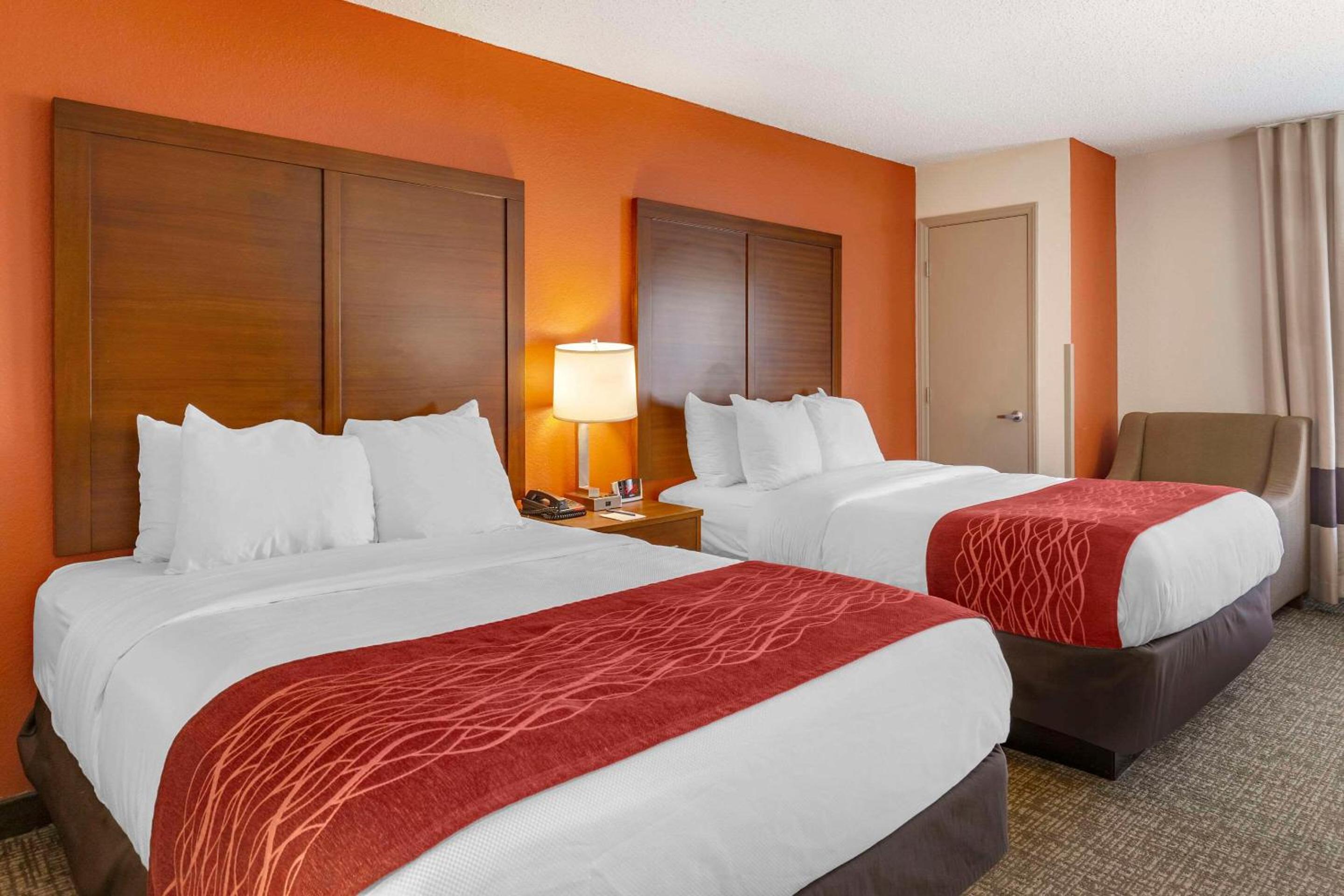 Double Room with Two Double Beds - Non-Smoking - Photo 1