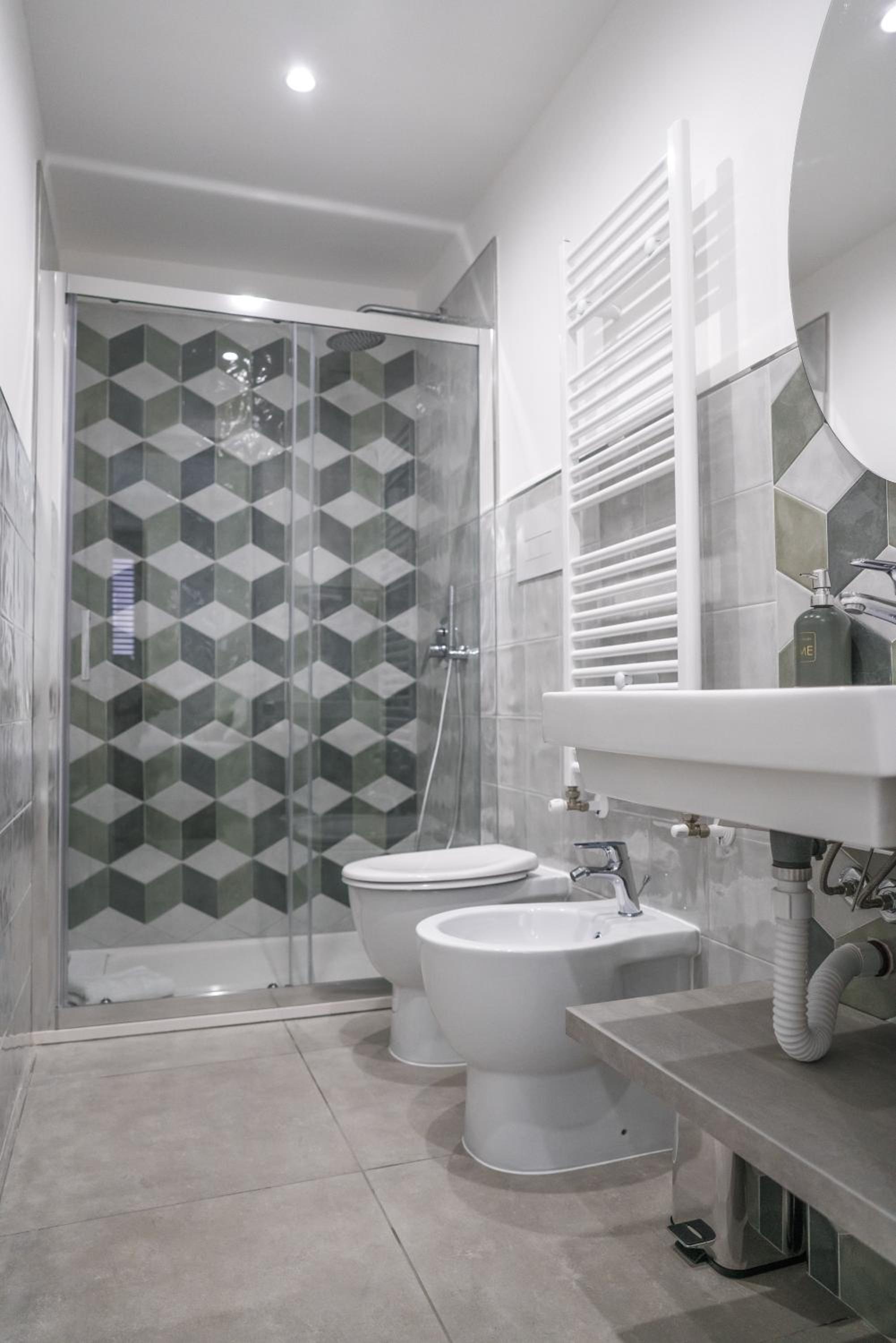Quadruple Room with Private Bathroom photo 3