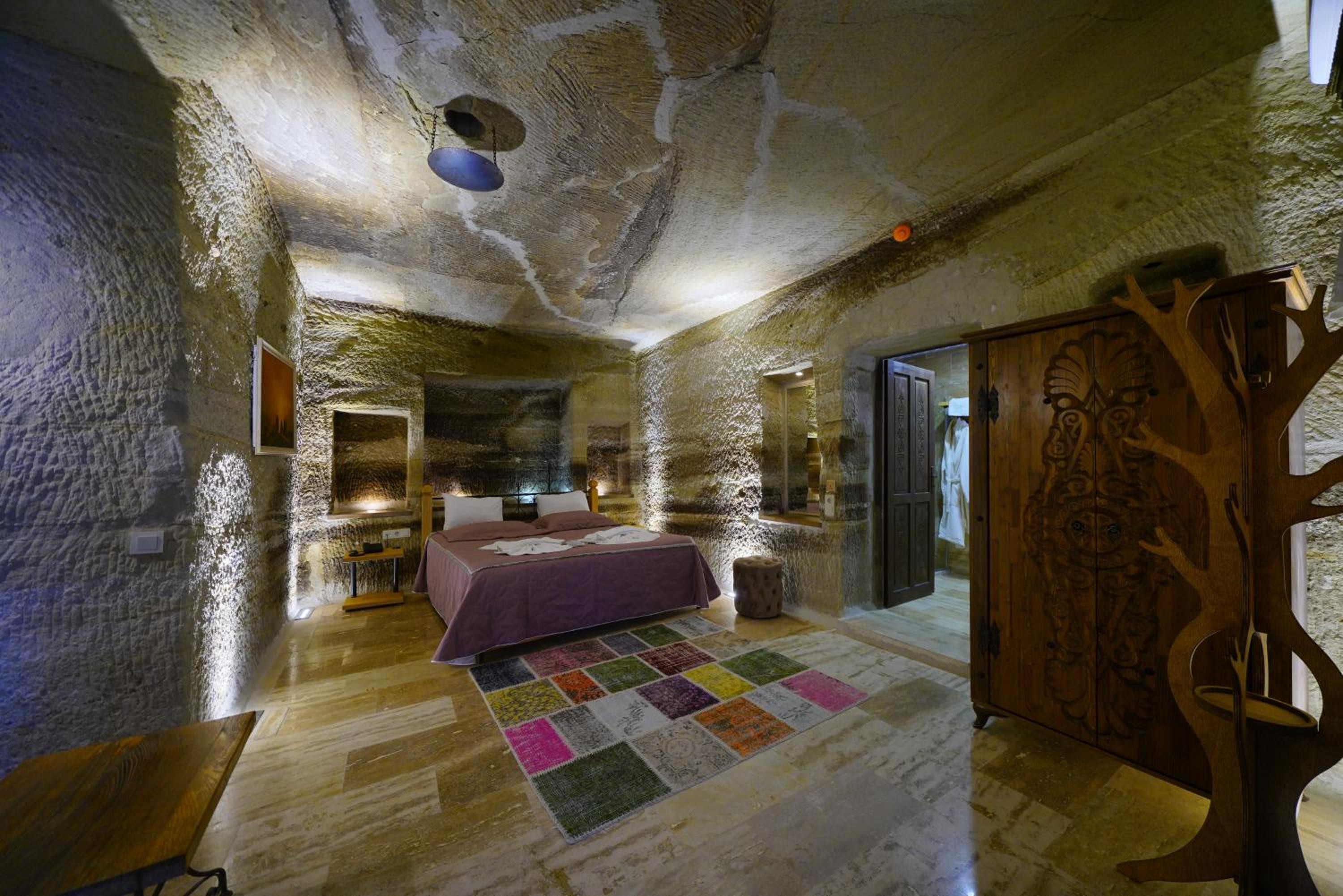 Superior Cave Room - Photo 7