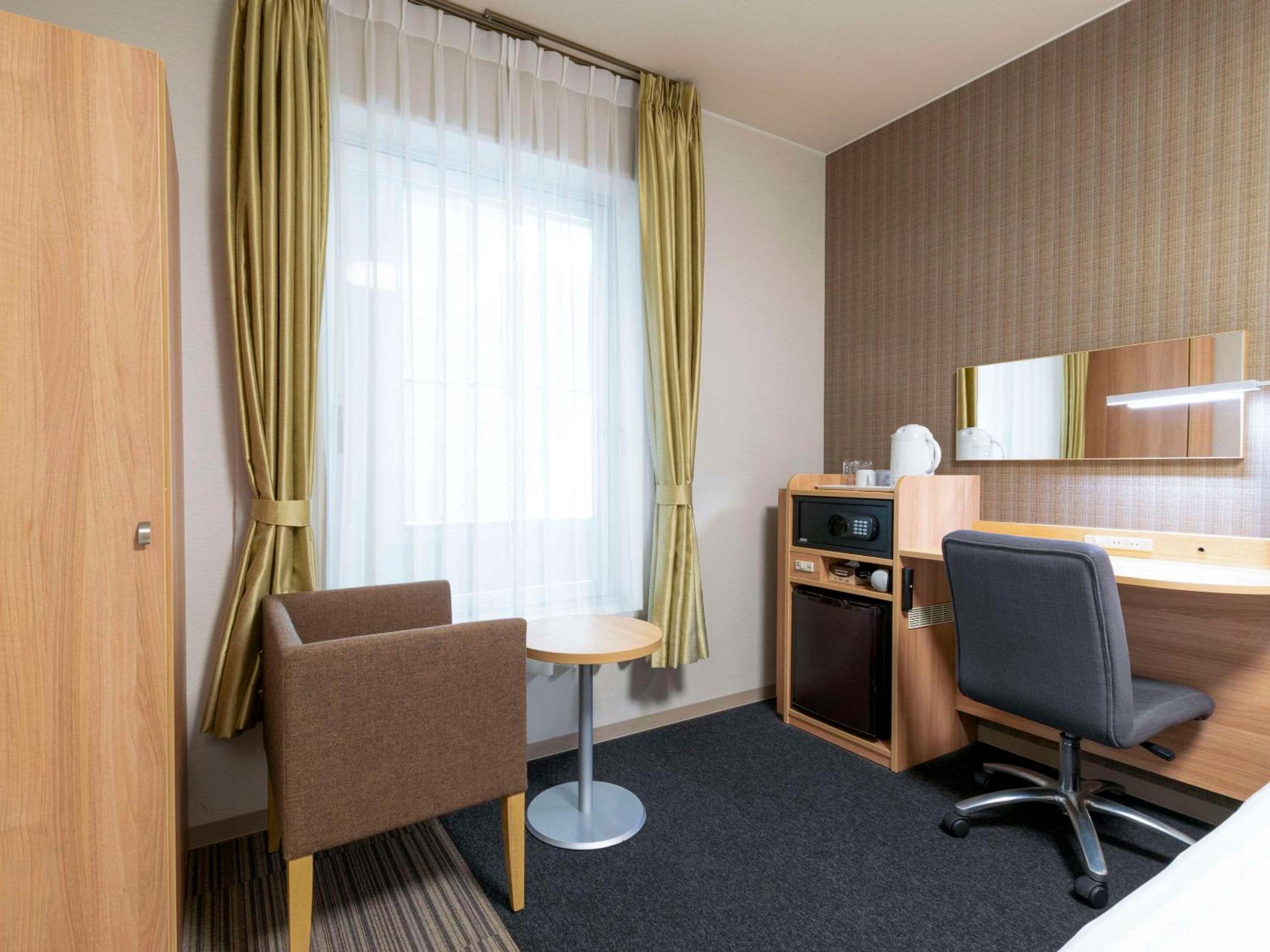 Standard Twin Room - Non-Smoking photo 2