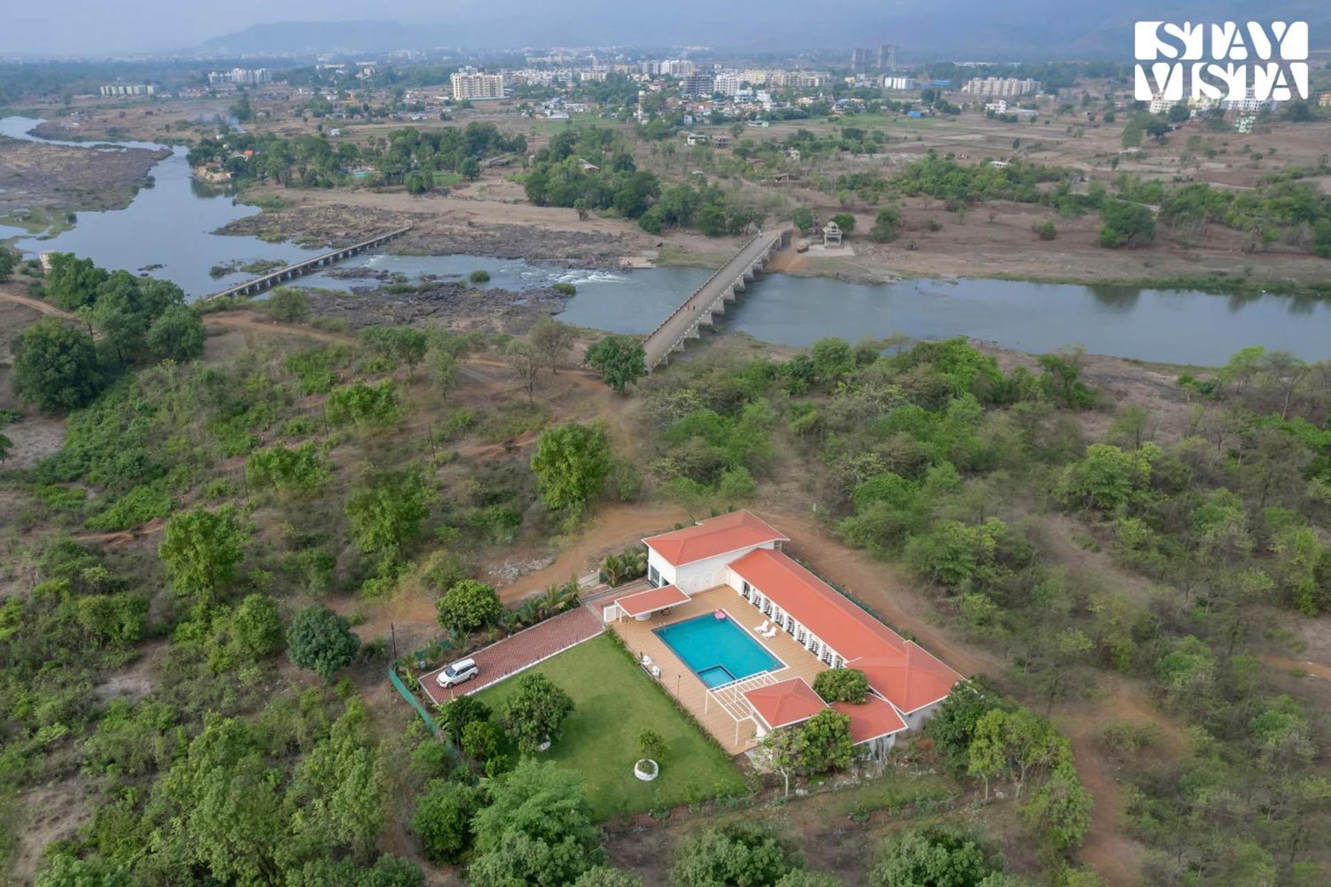 Villa photo 2