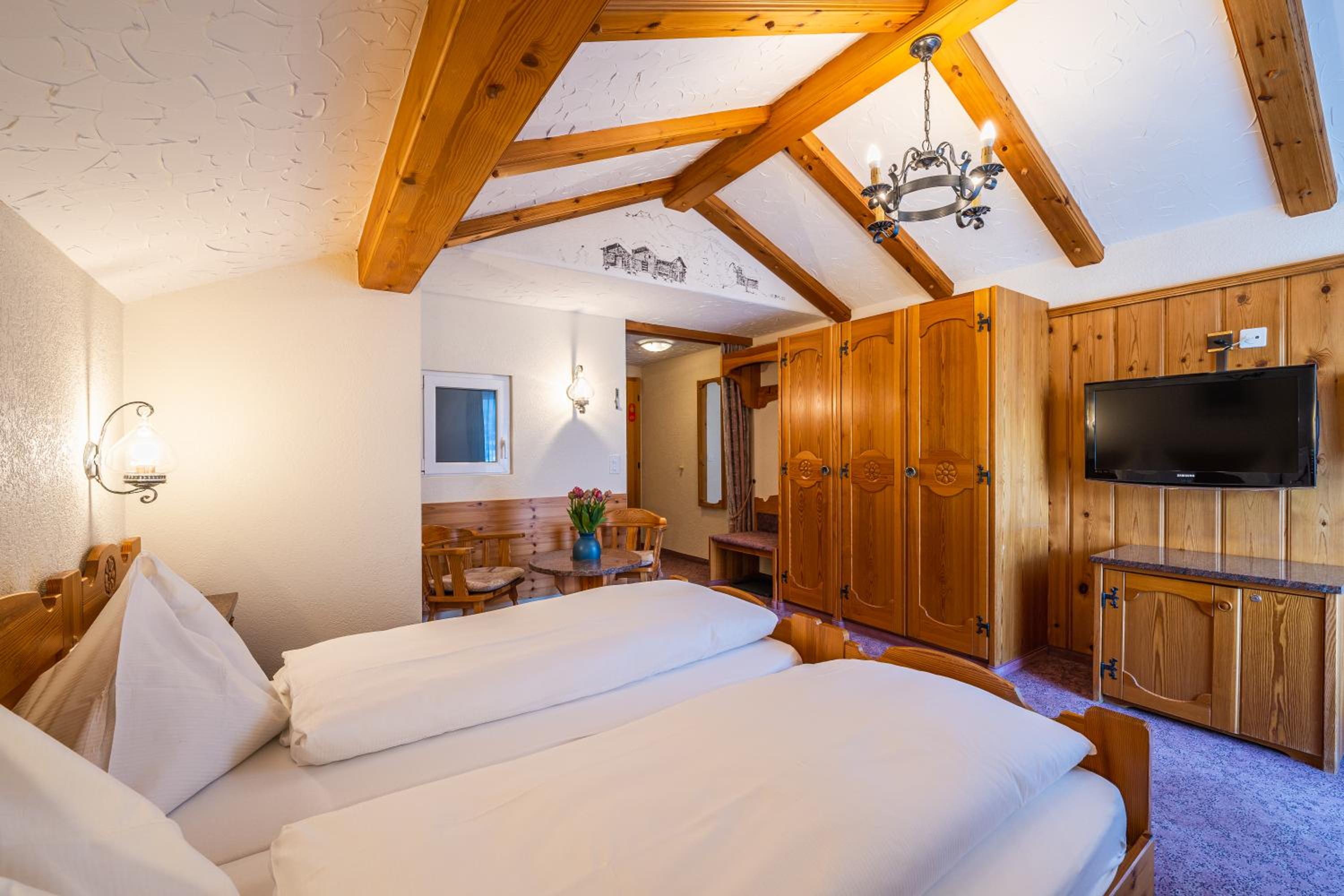 Standard Double Room south photo 2
