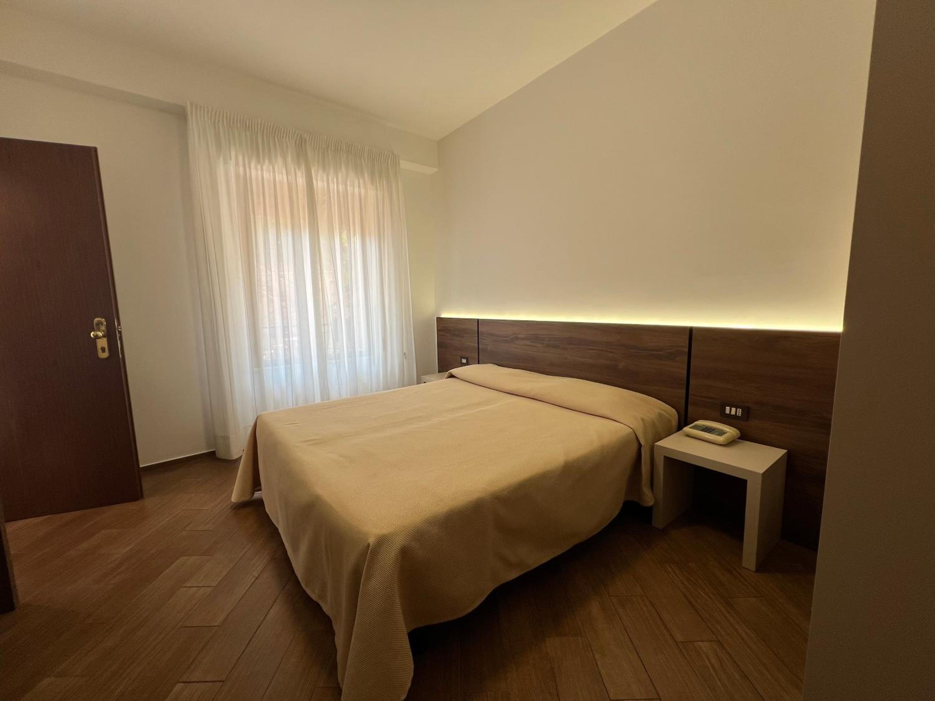 Economy Double or Twin Room photo 3