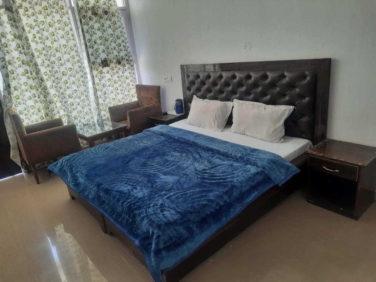 Deluxe King Room photo 2