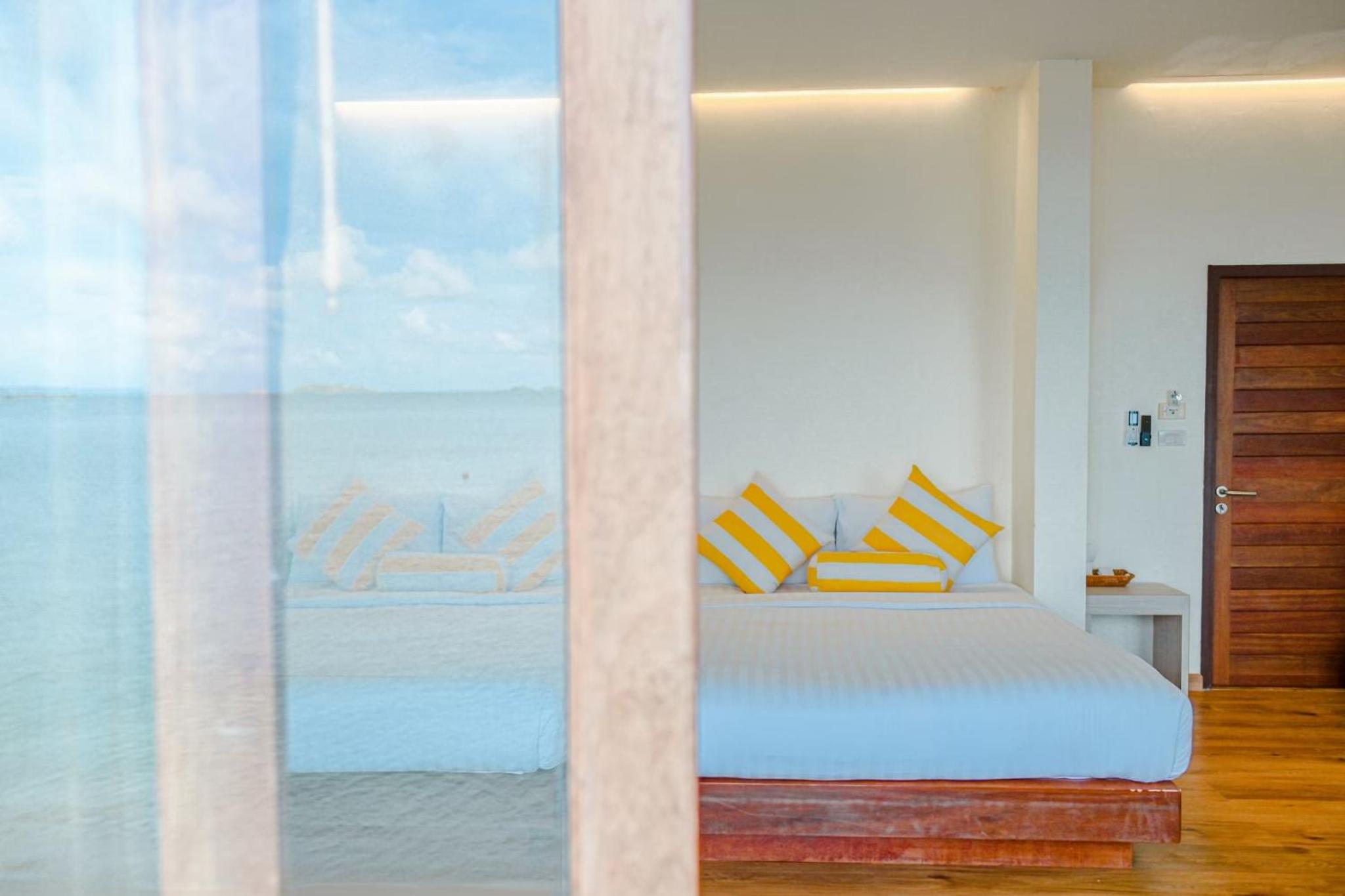 Family Room with Sea View photo 2