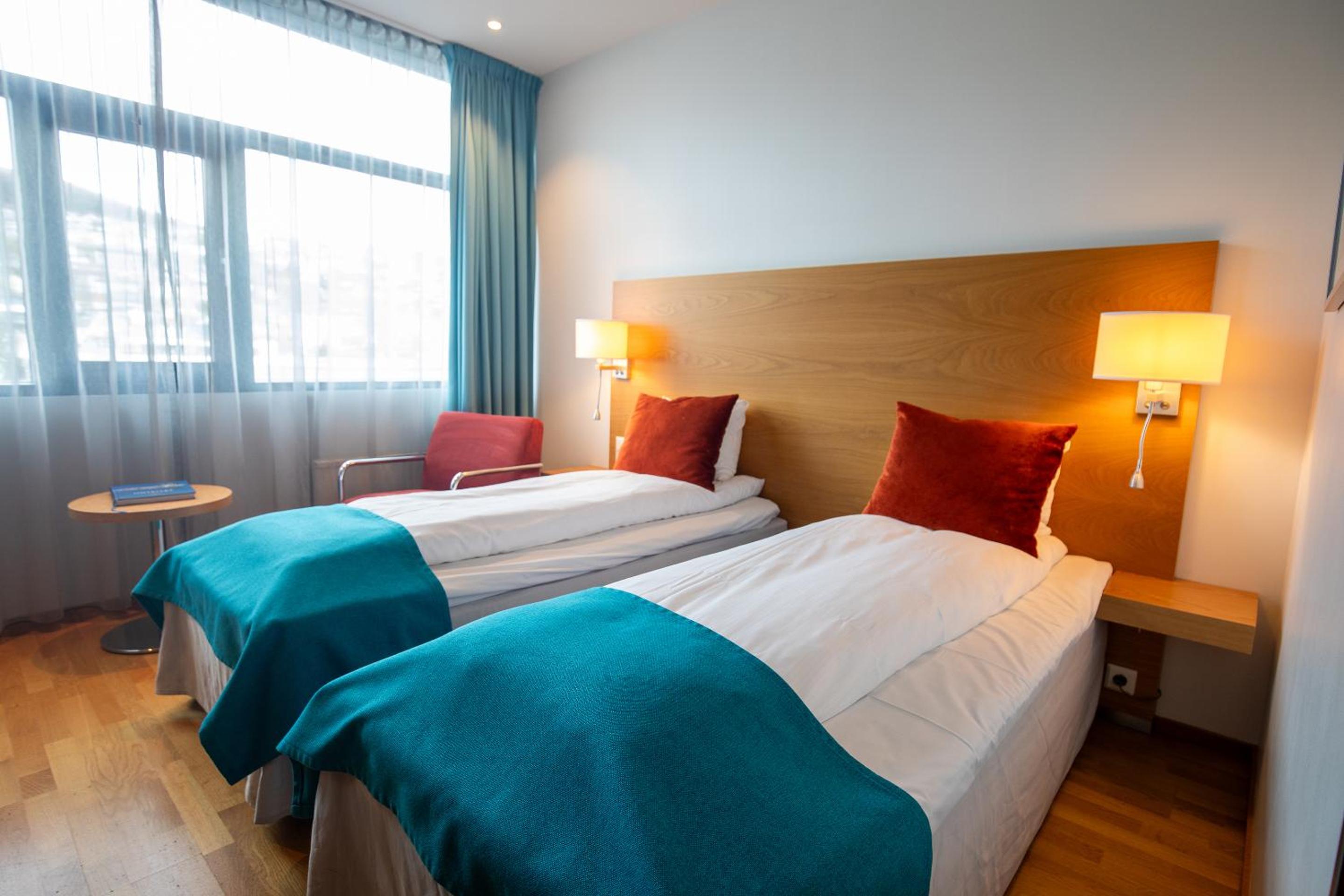 Twin Room - Photo 8