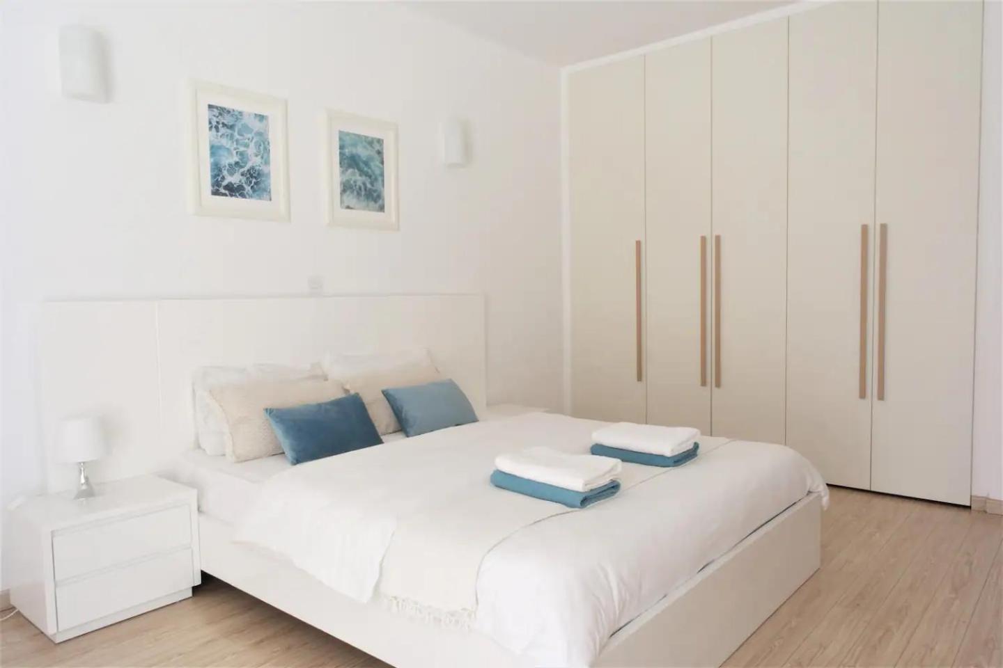 Two-Bedroom Apartment with City View photo 1