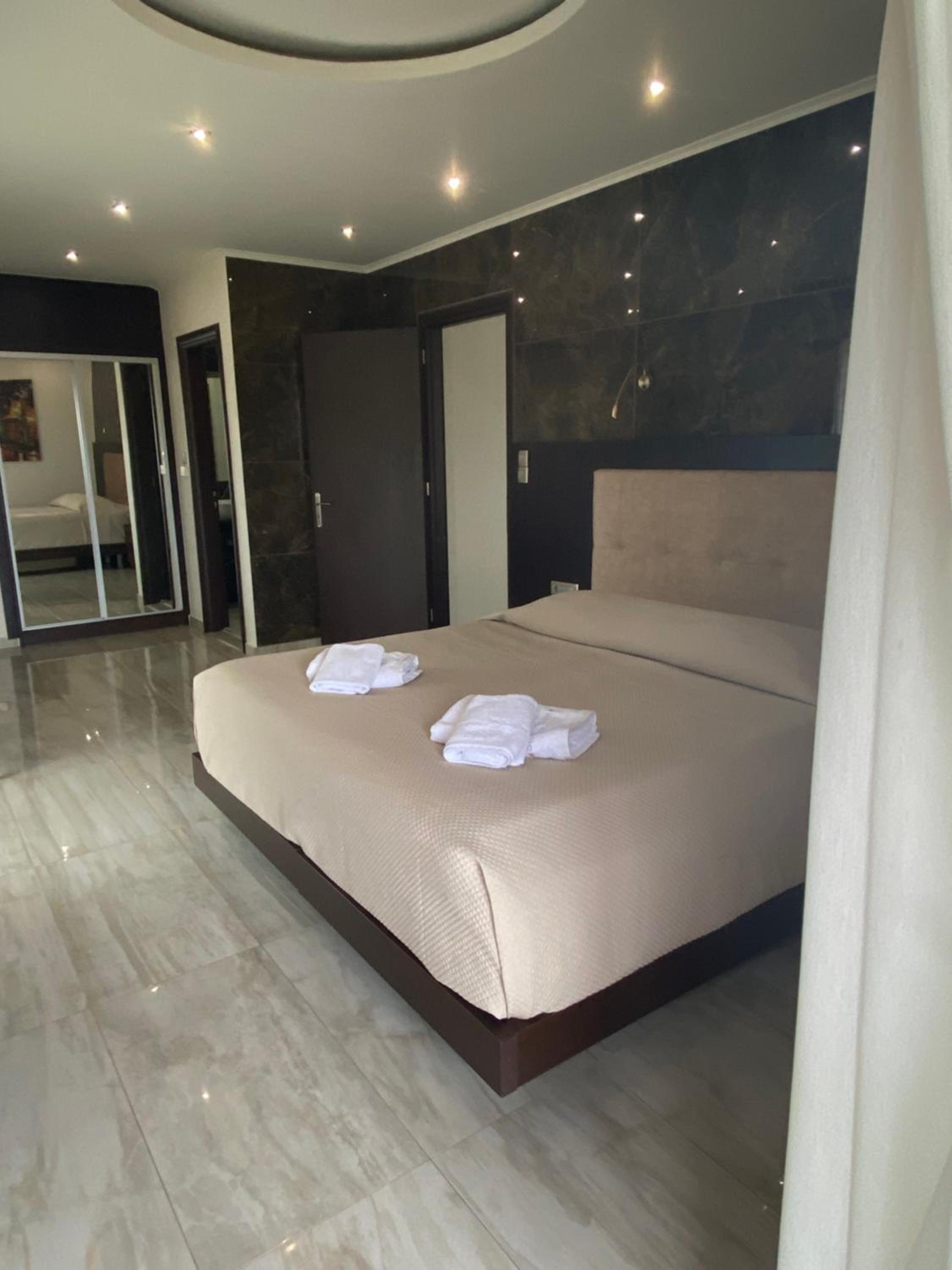 Suite - Photo 6