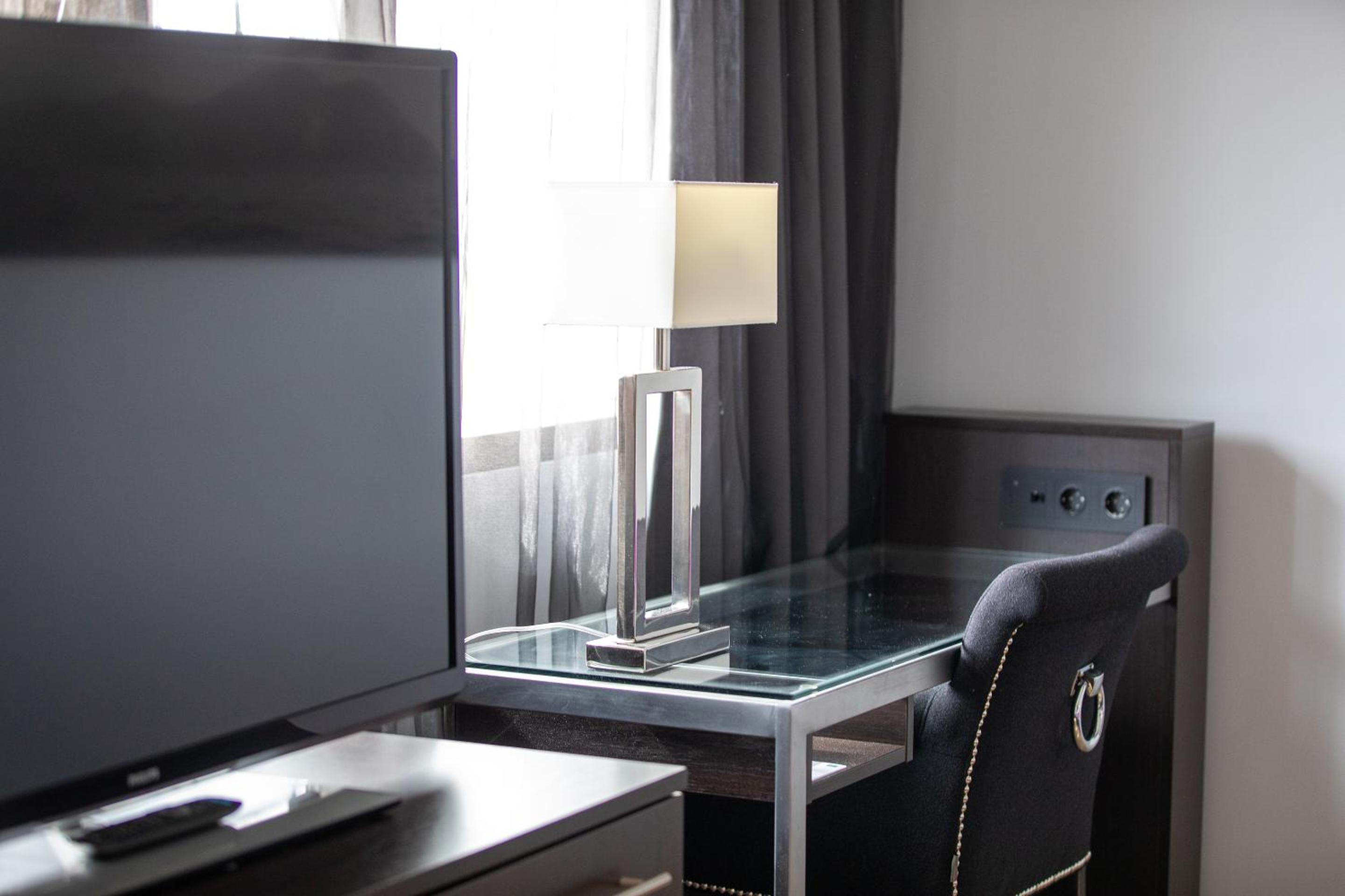 Deluxe Double Room with Balcony and Sea View - Photo 6