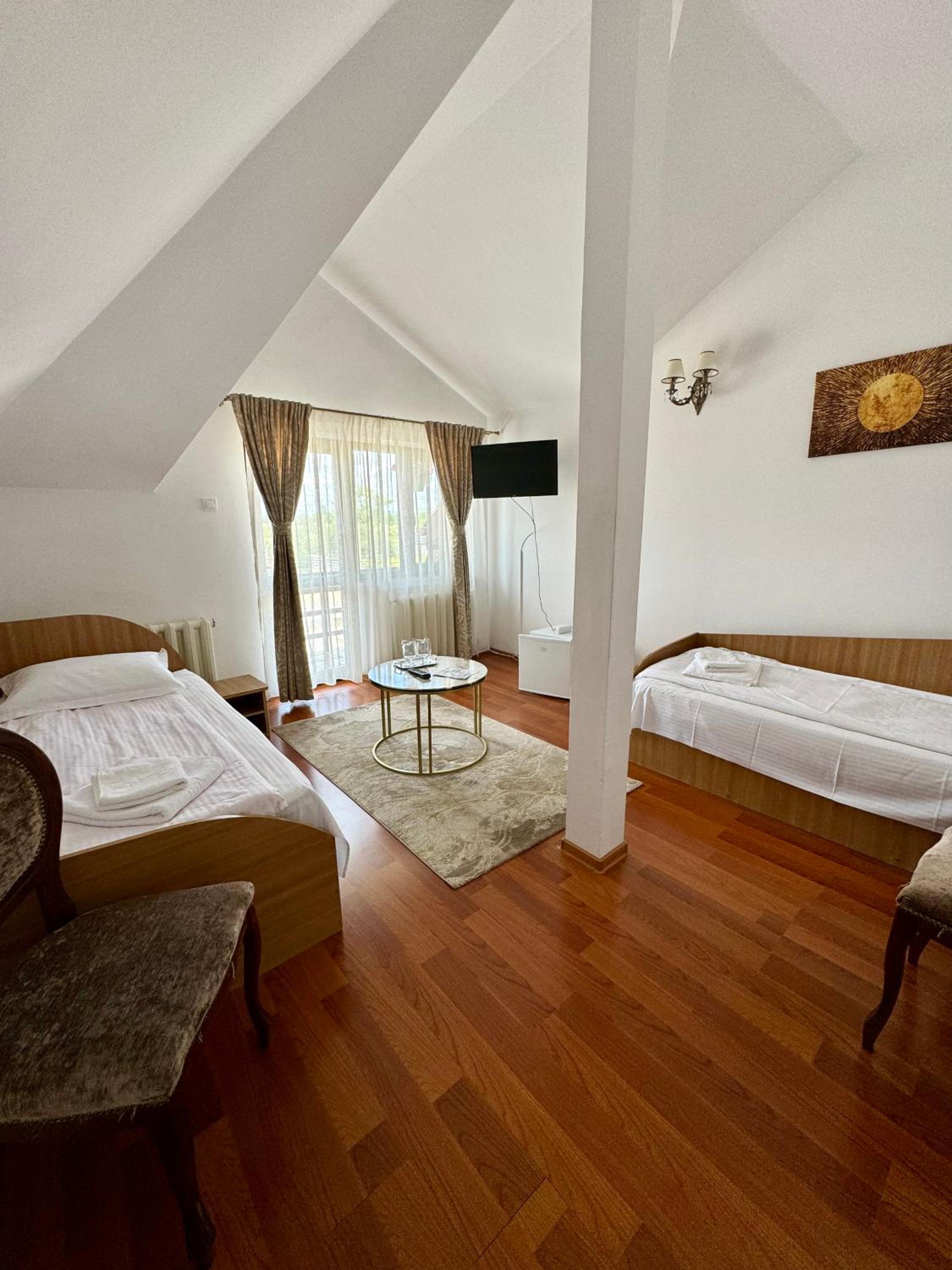 Standard Twin Room photo 1