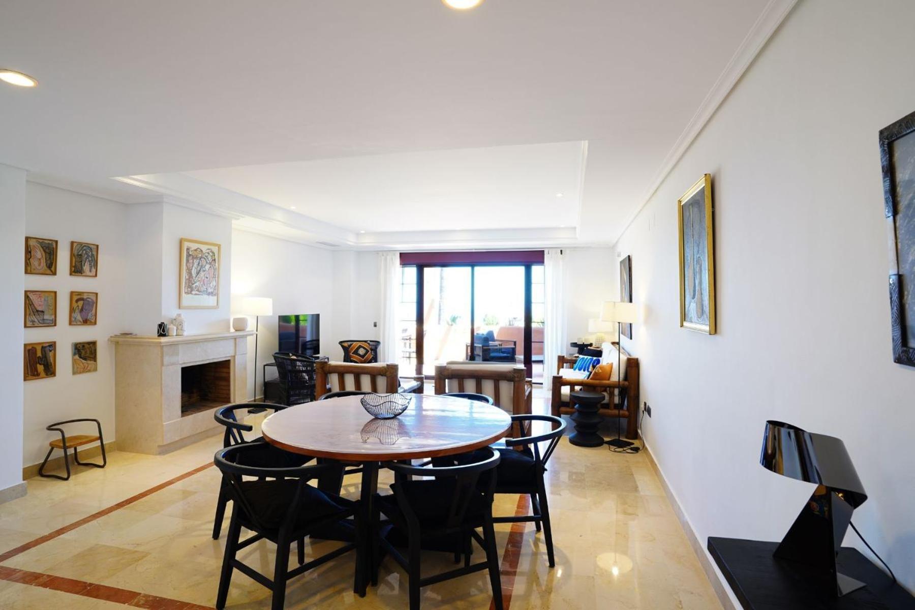 Three-Bedroom Apartment with Ocean View photo 3
