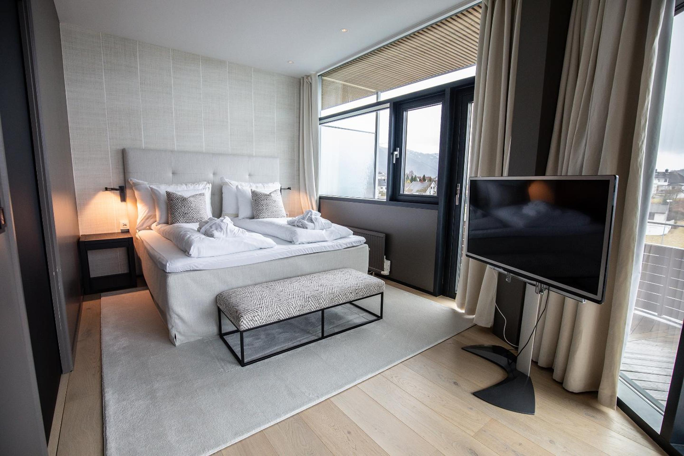 Suite - Photo 39