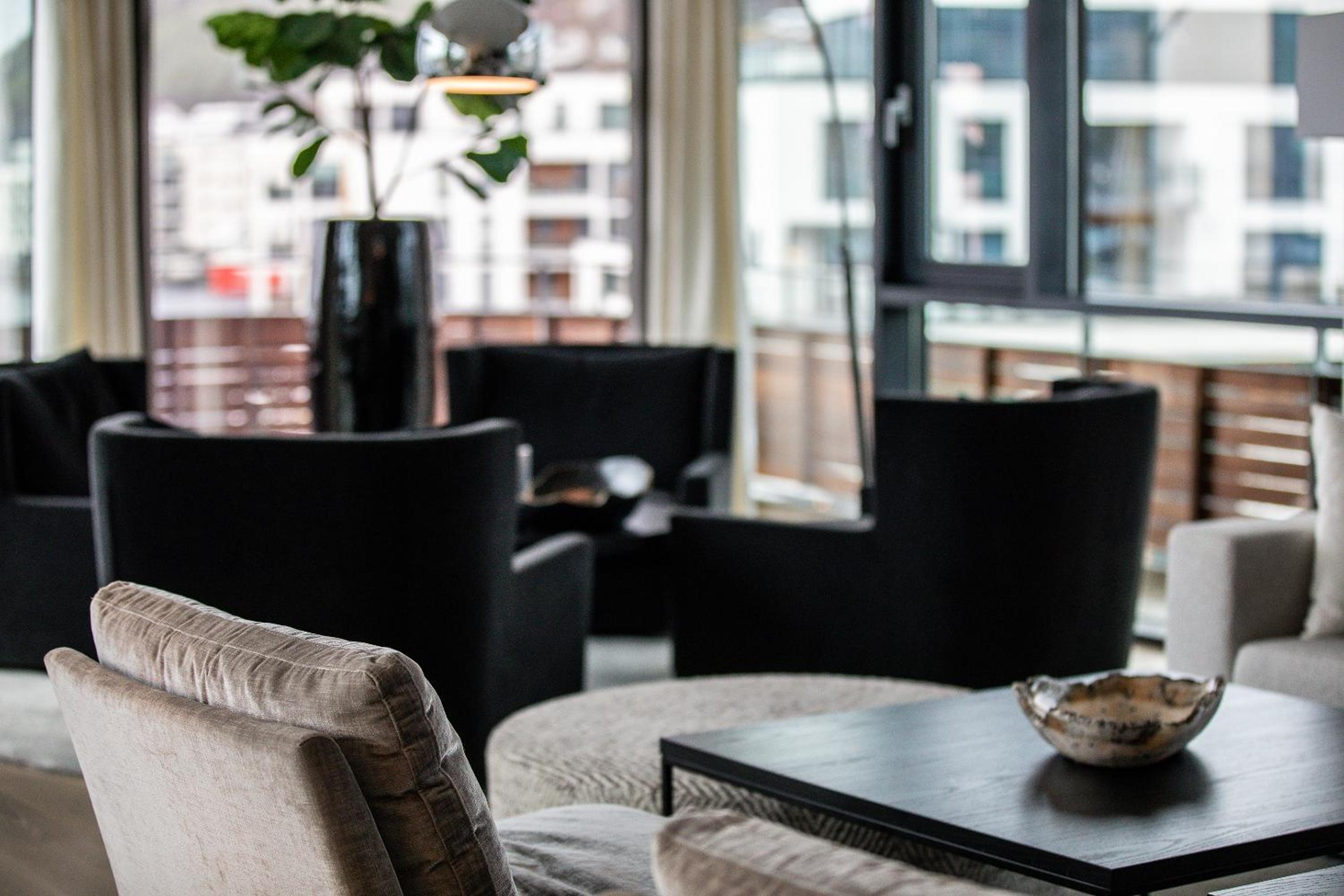 Suite - Photo 14