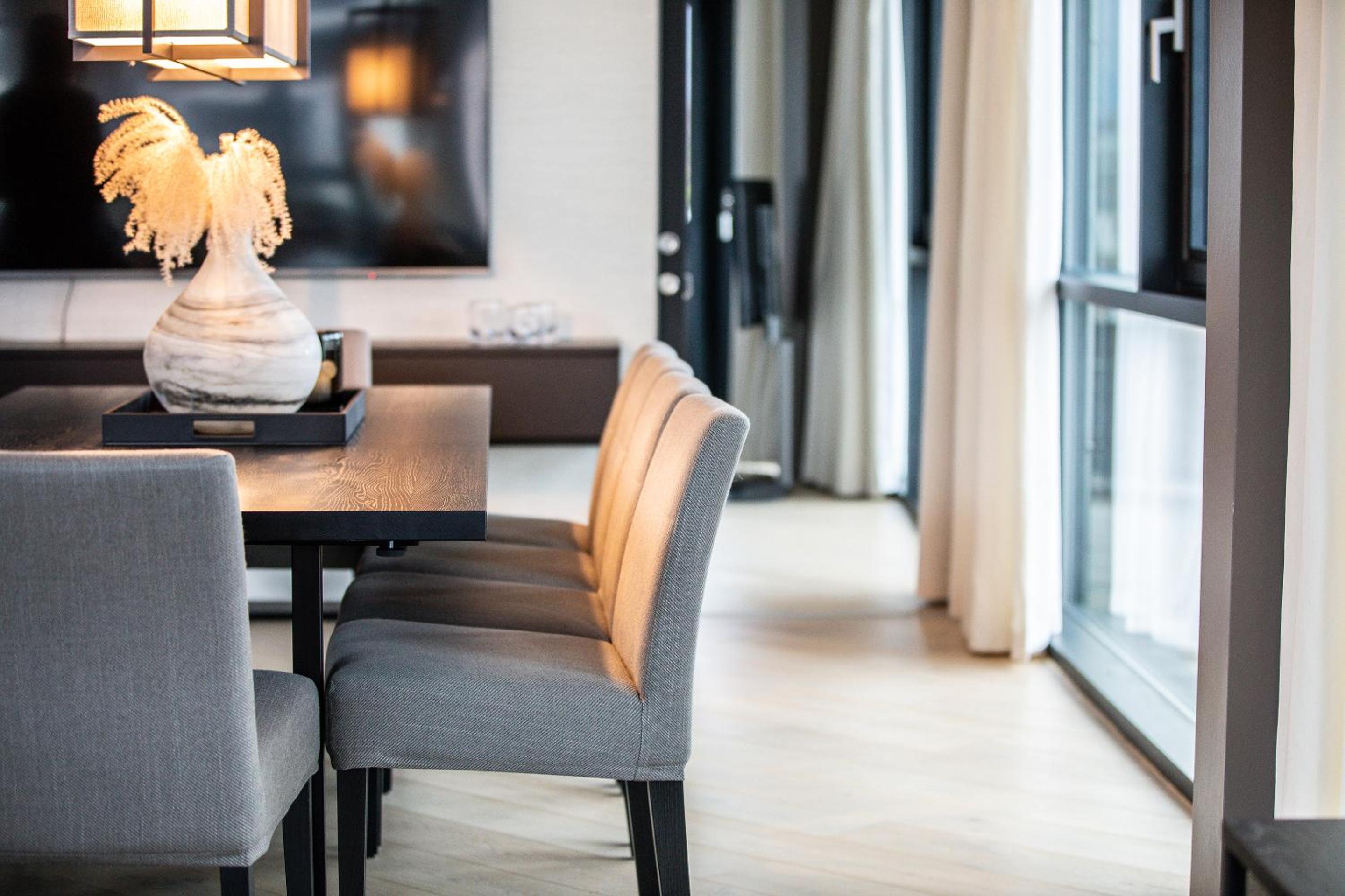 Suite - Photo 13