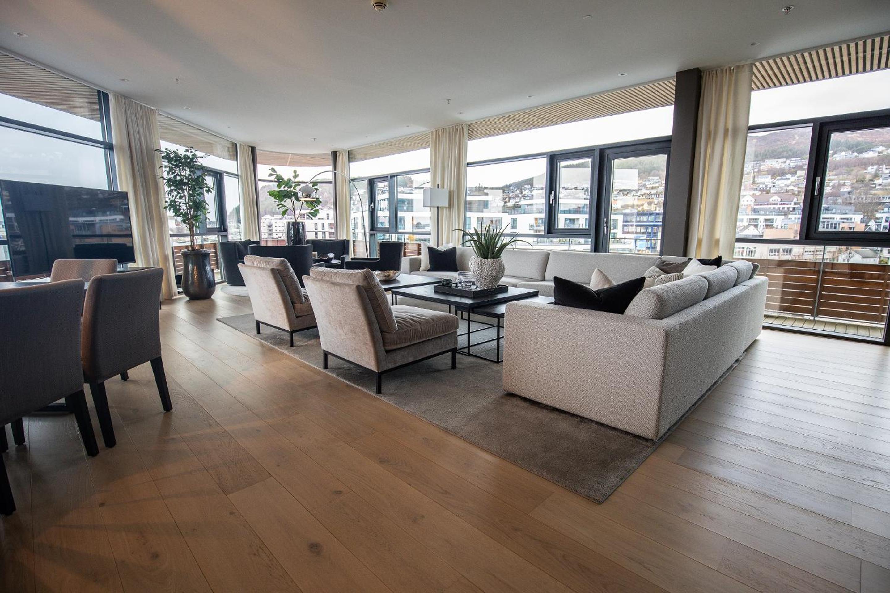 Suite - Photo 10