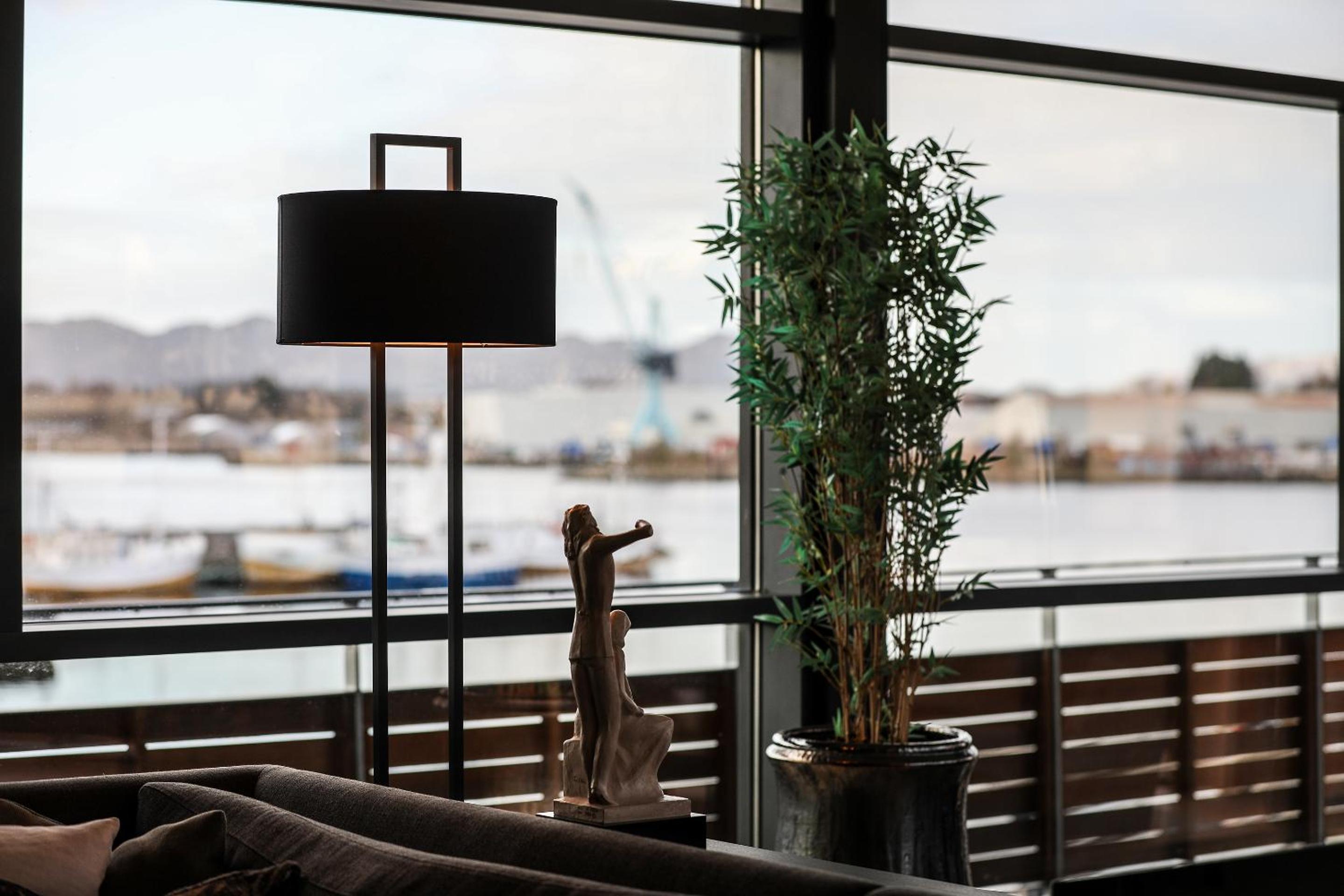 Suite - Photo 20