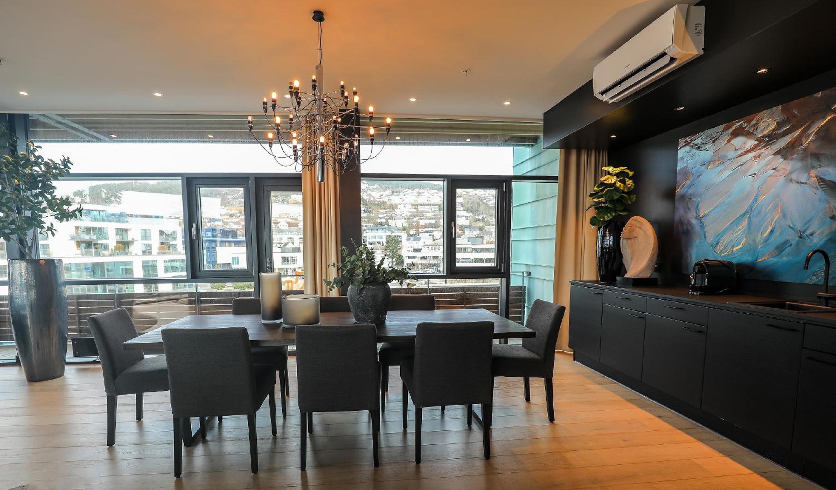 Suite - Photo 22