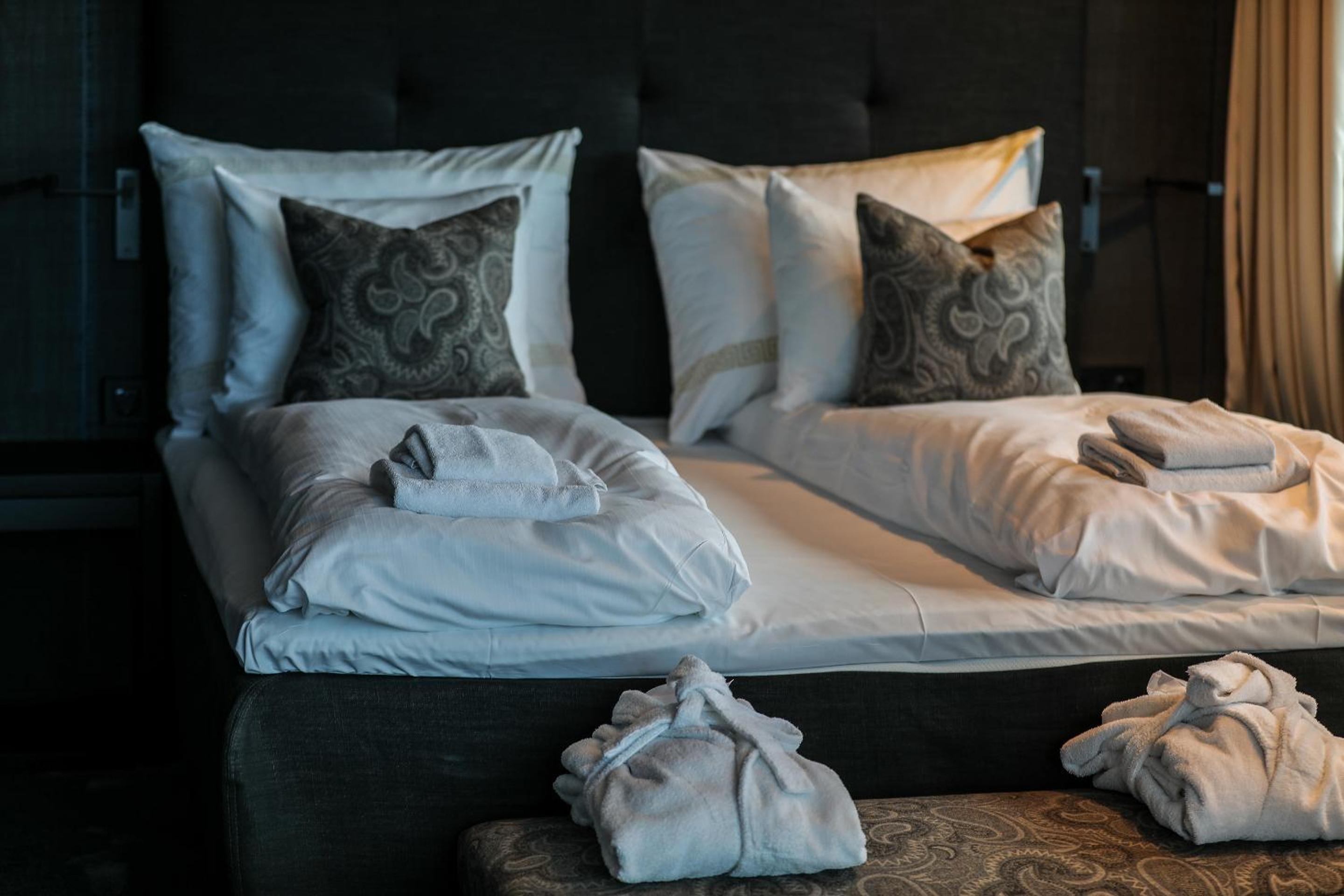 Suite - Photo 23