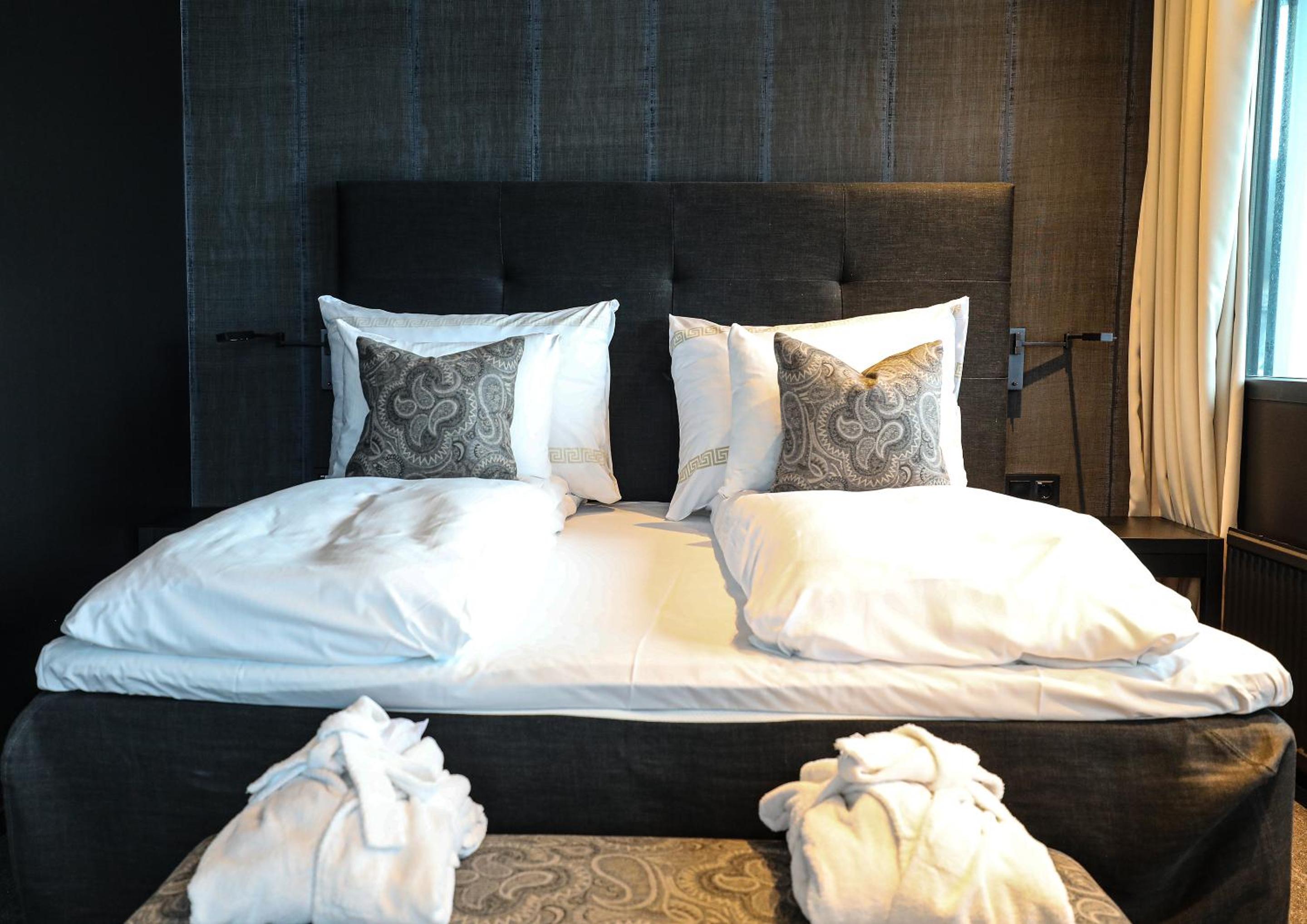 Suite - Photo 29
