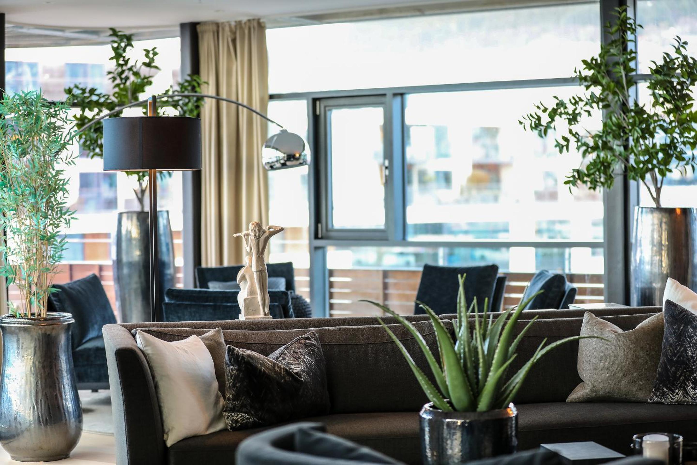 Suite - Photo 27