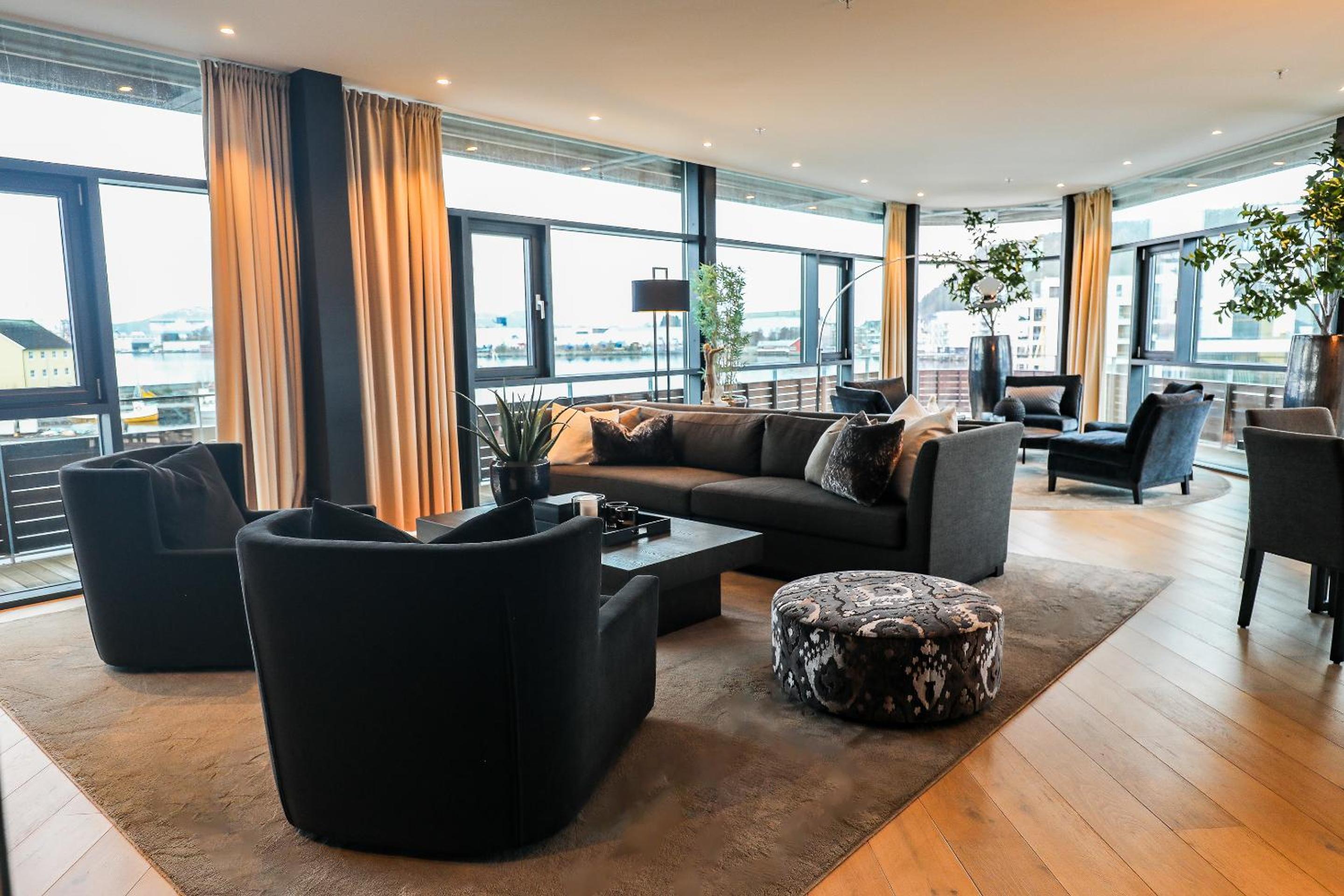 Suite - Photo 33