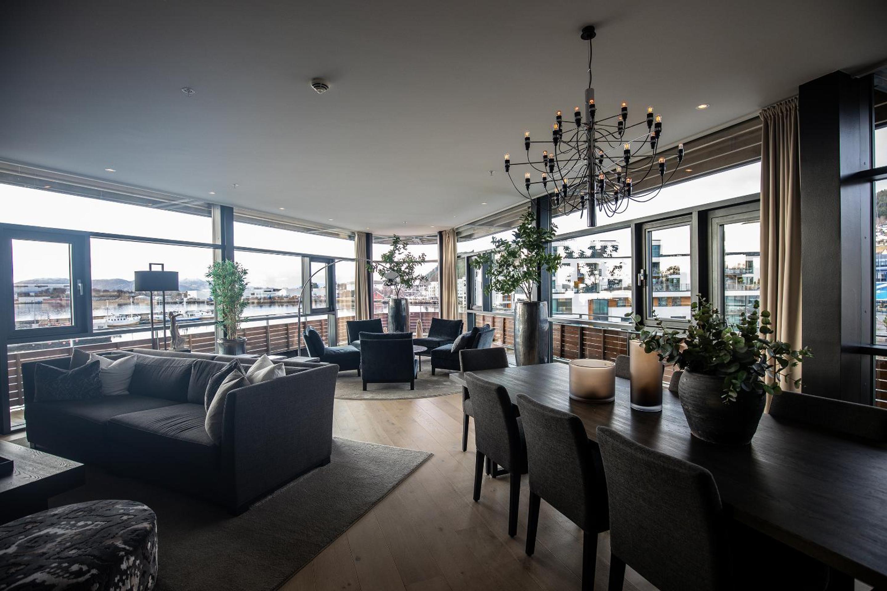 Suite - Photo 5