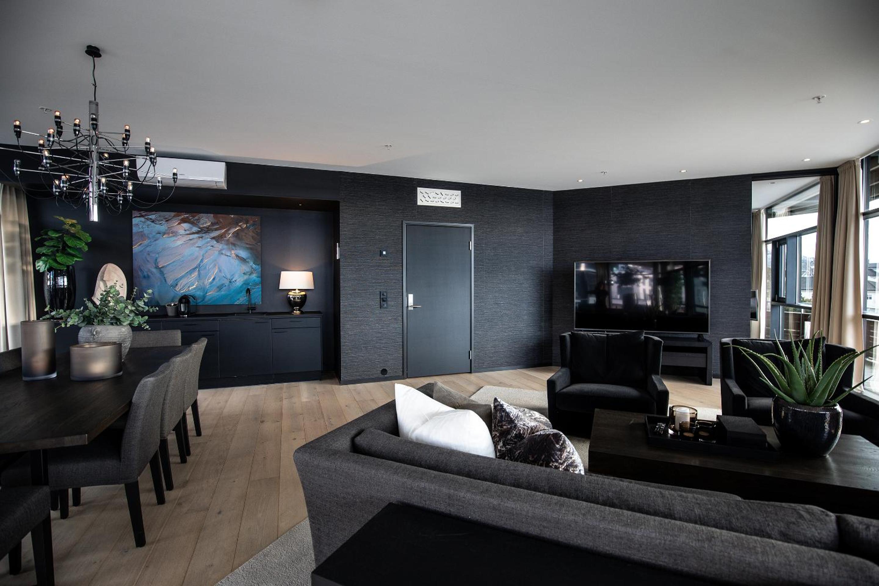 Suite - Photo 2
