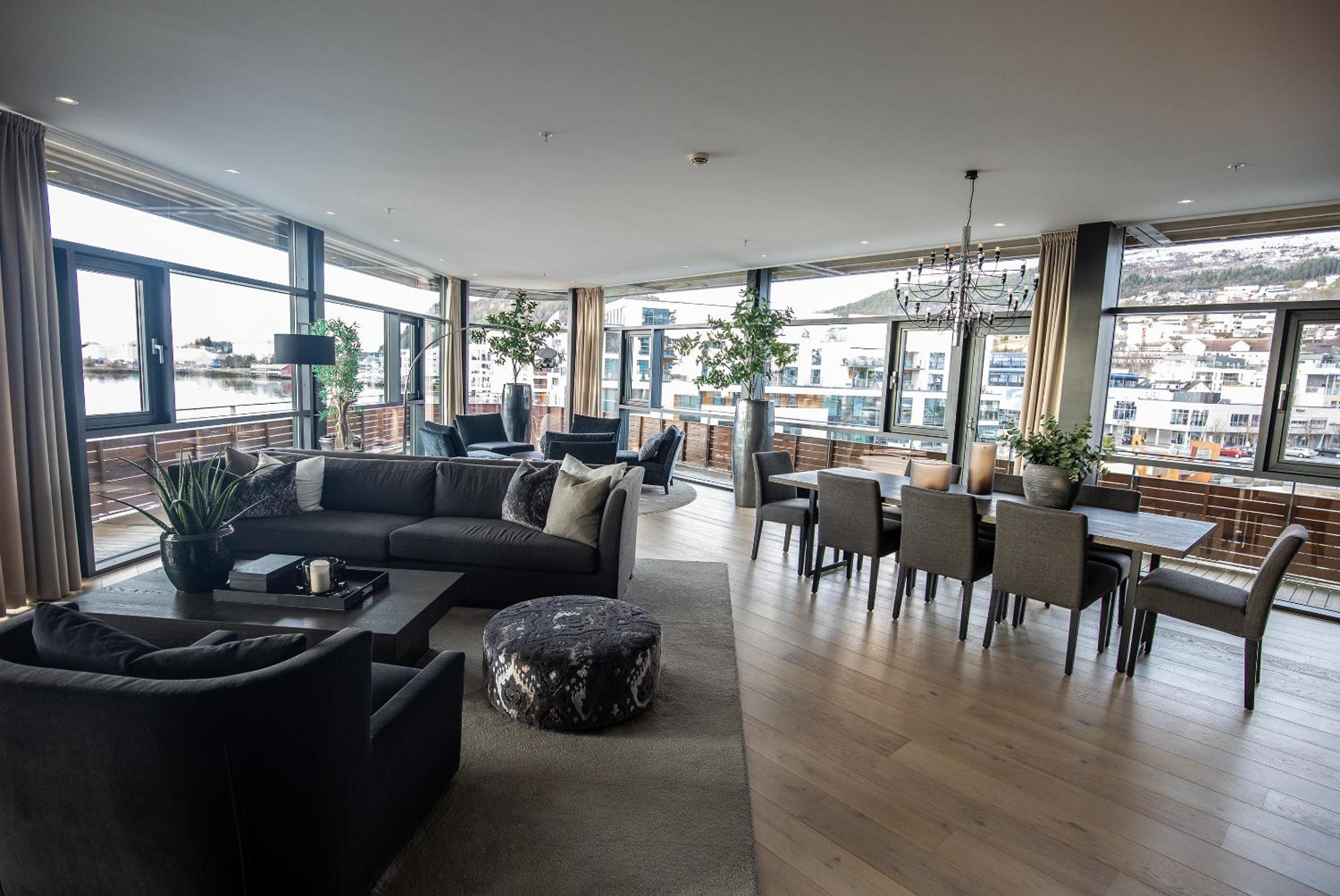 Suite - Photo 50