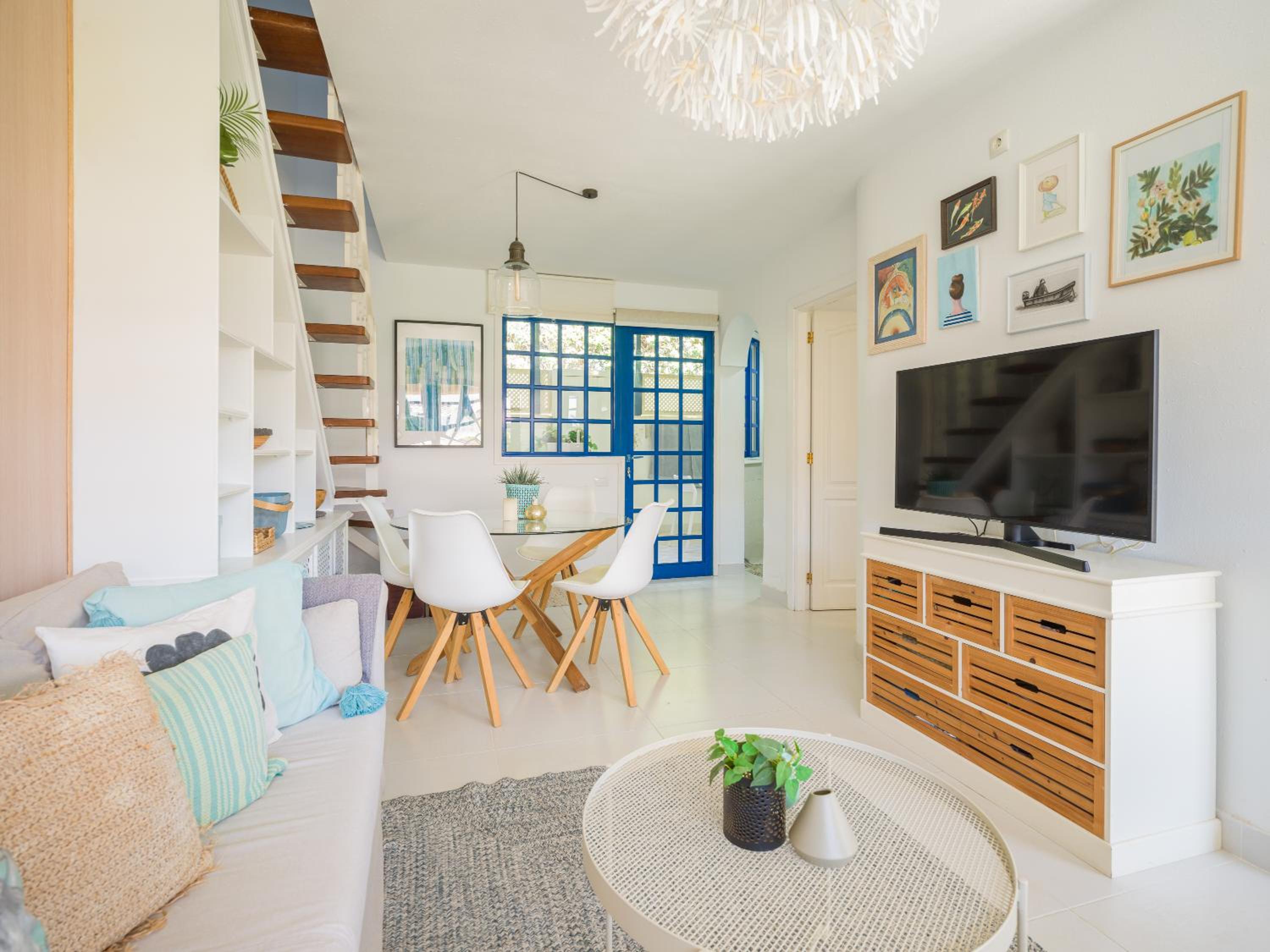 Three-Bedroom House photo 2