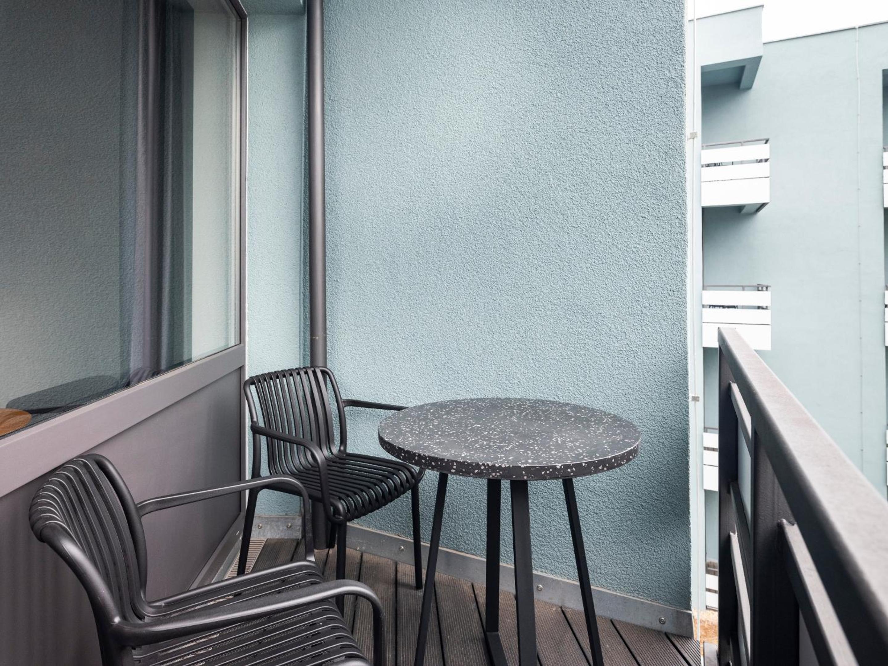 Large Room with Balcony photo 2